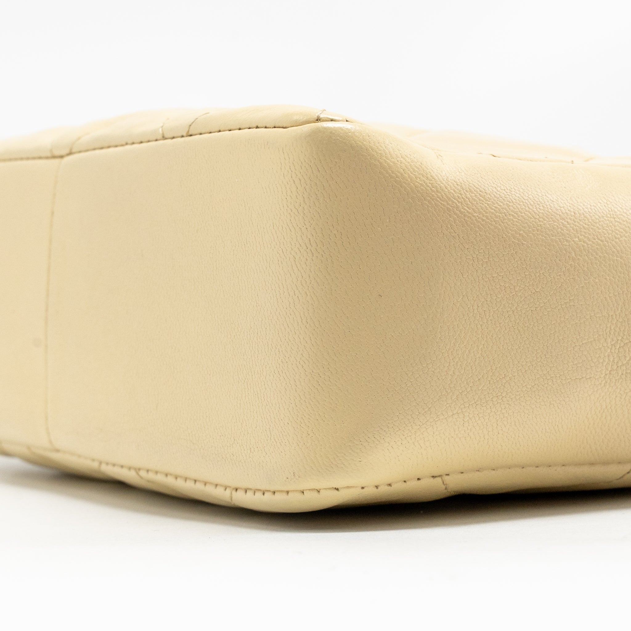 chanel-vintage-quilted-envelope-flap-bag-lambskin-beige-black-ghw