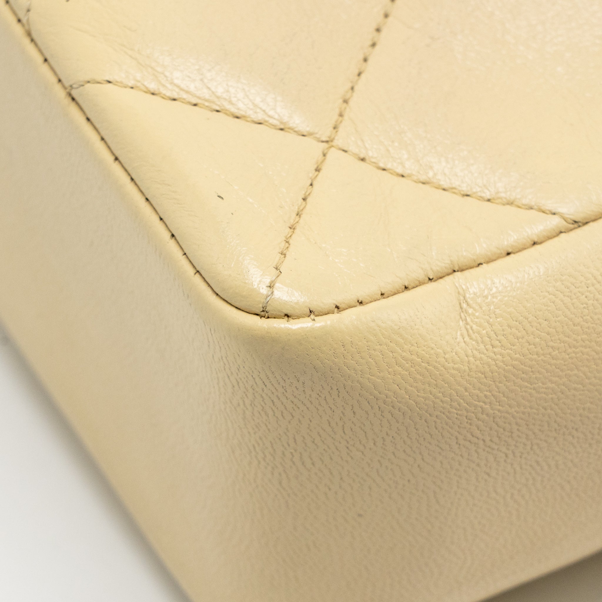 chanel-vintage-quilted-envelope-flap-bag-lambskin-beige-black-ghw