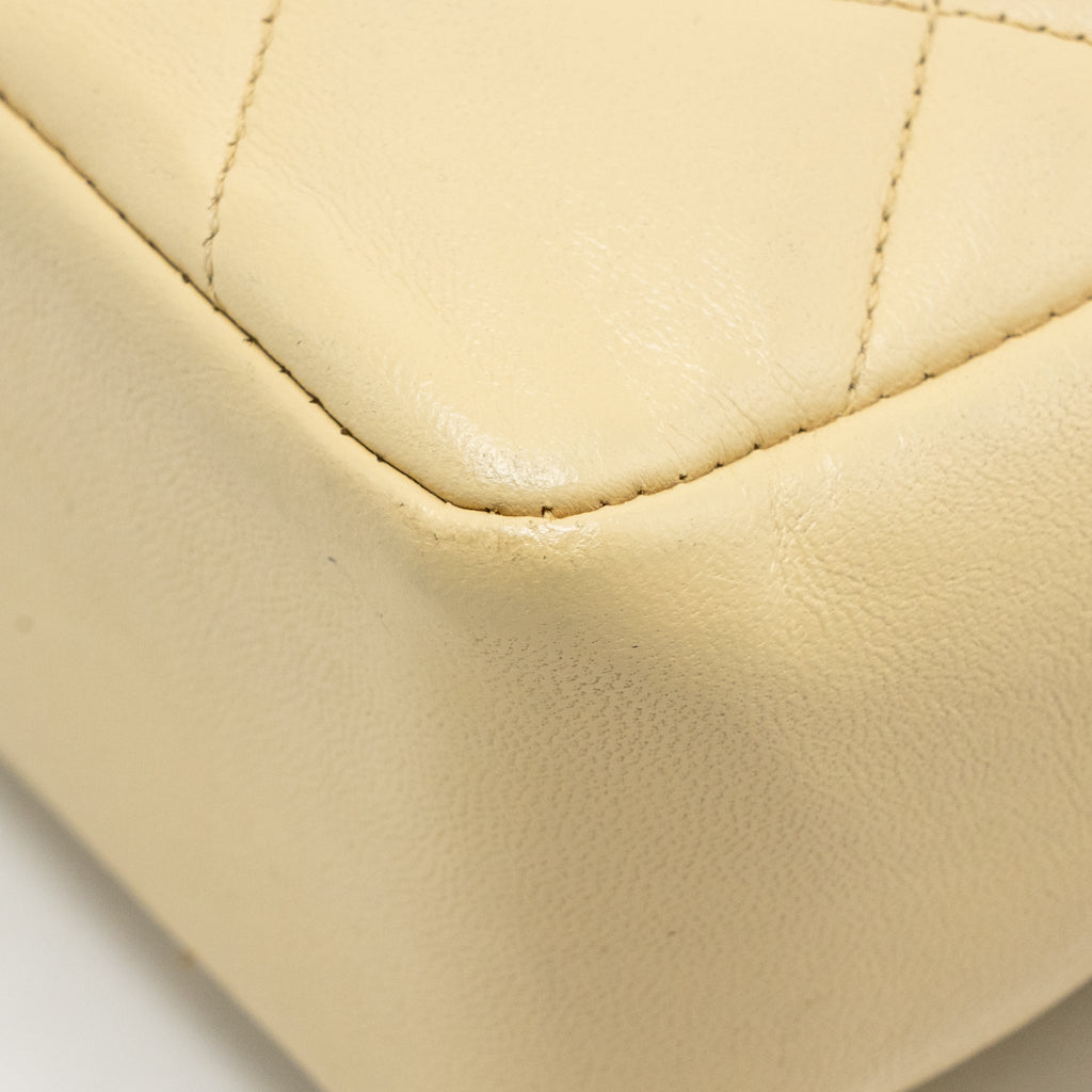 chanel-vintage-quilted-envelope-flap-bag-lambskin-beige-black-ghw