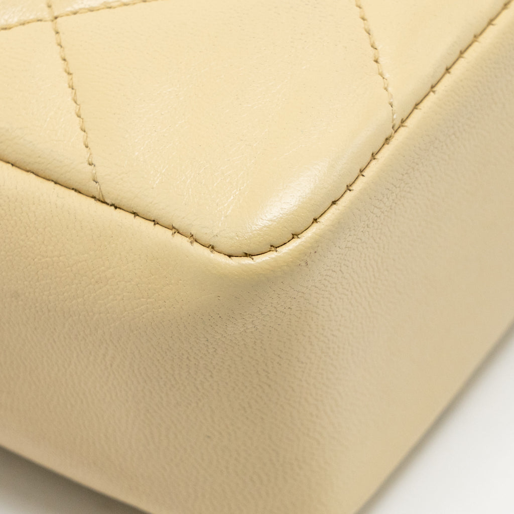 chanel-vintage-quilted-envelope-flap-bag-lambskin-beige-black-ghw