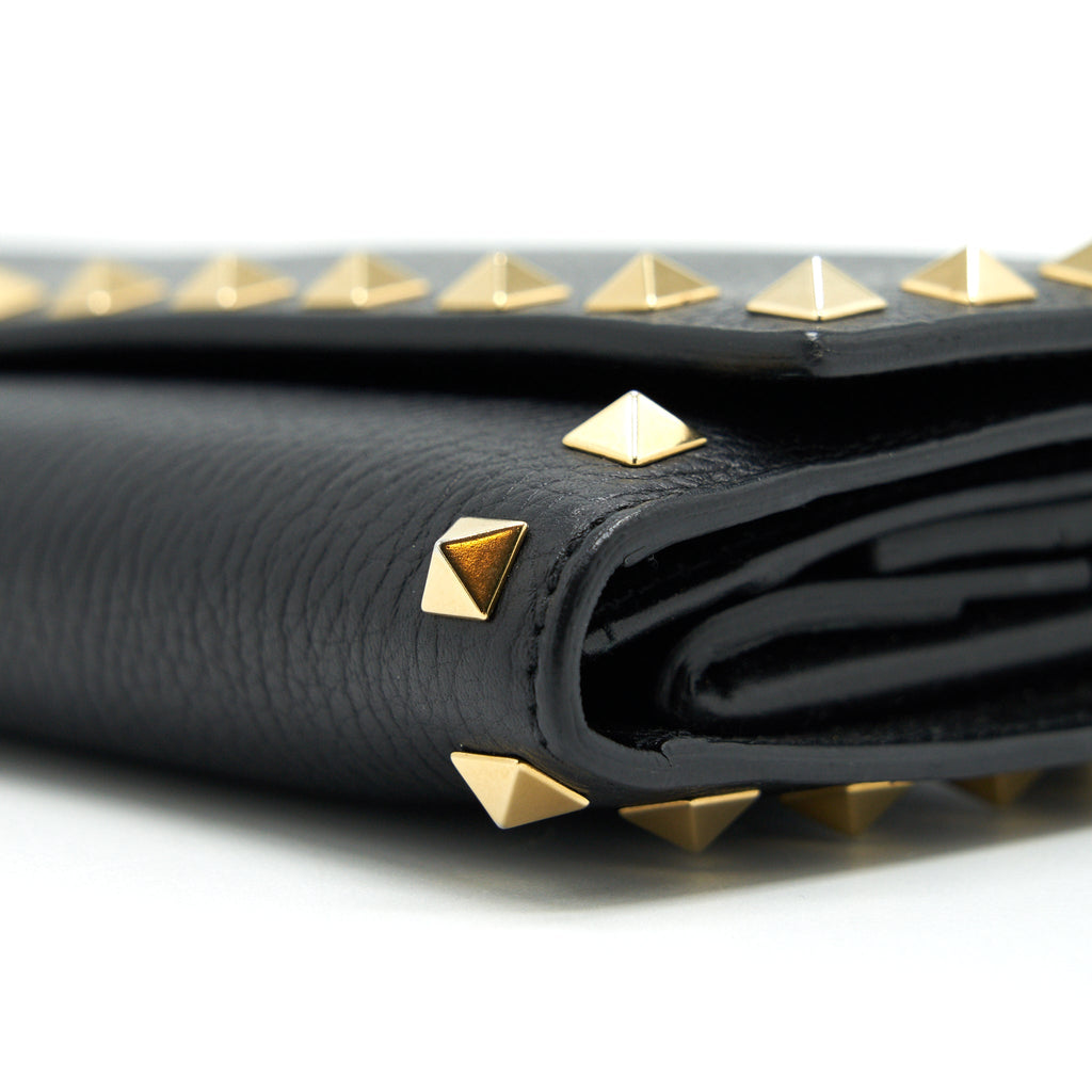 valentino-rockstud-long-wallet-black
