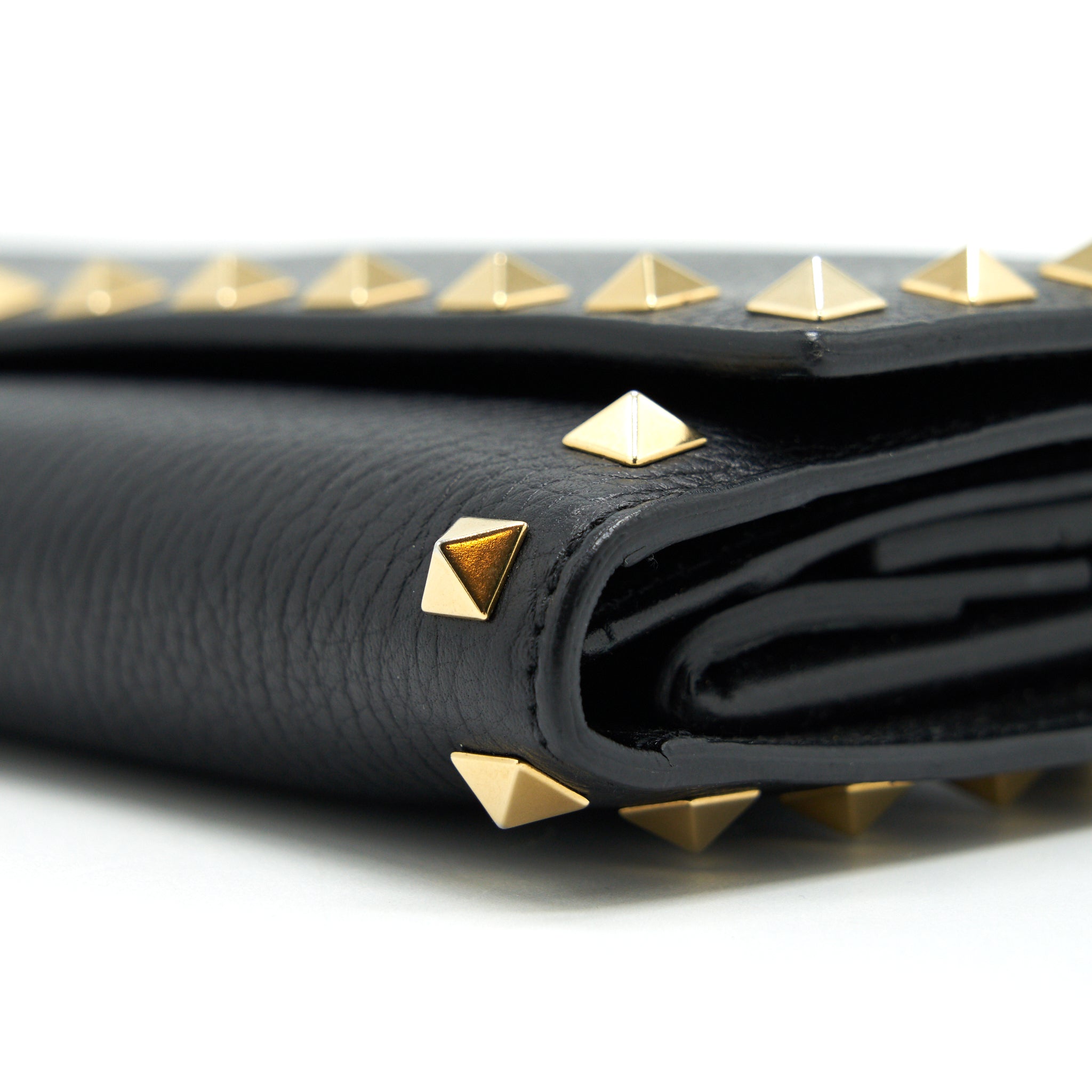valentino-rockstud-long-wallet-black