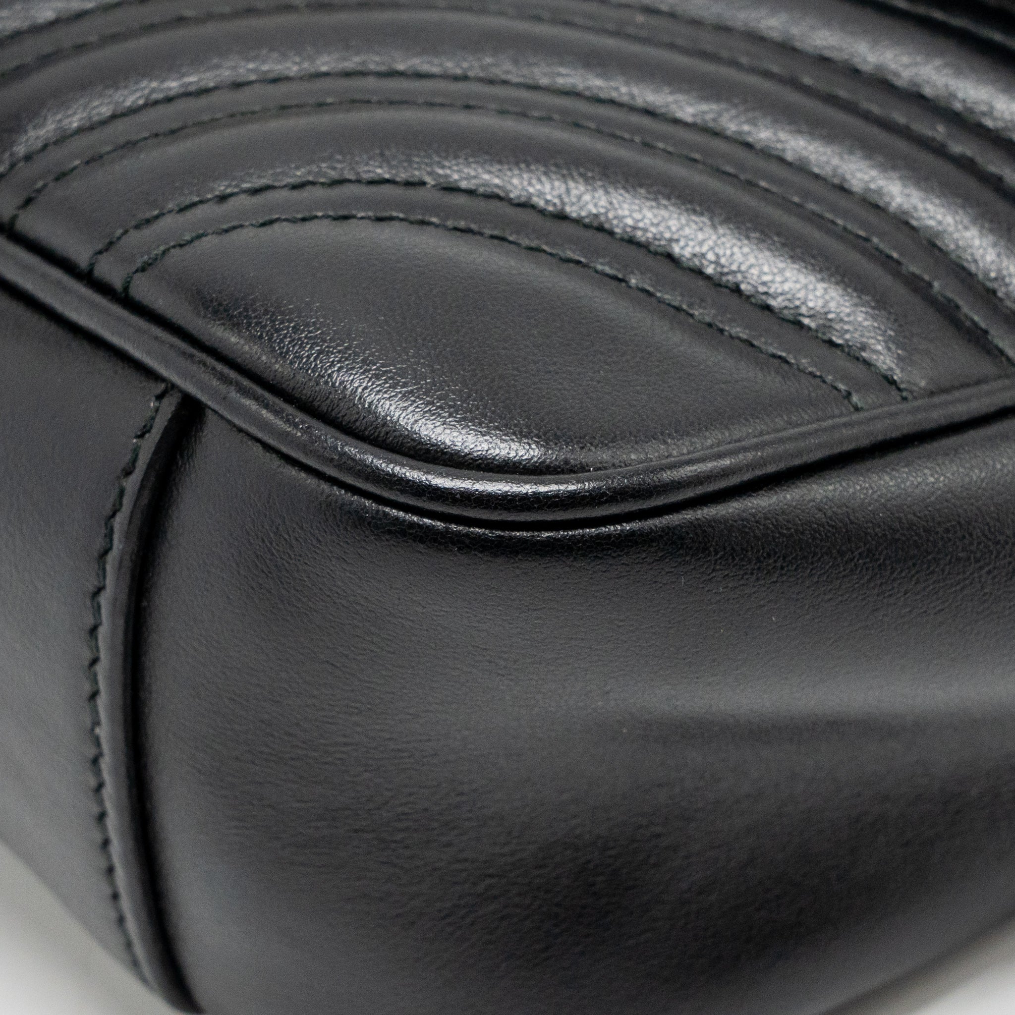 gucci-medium-gg-marmont-shoulder-bag-calfskin-black-ghw-1