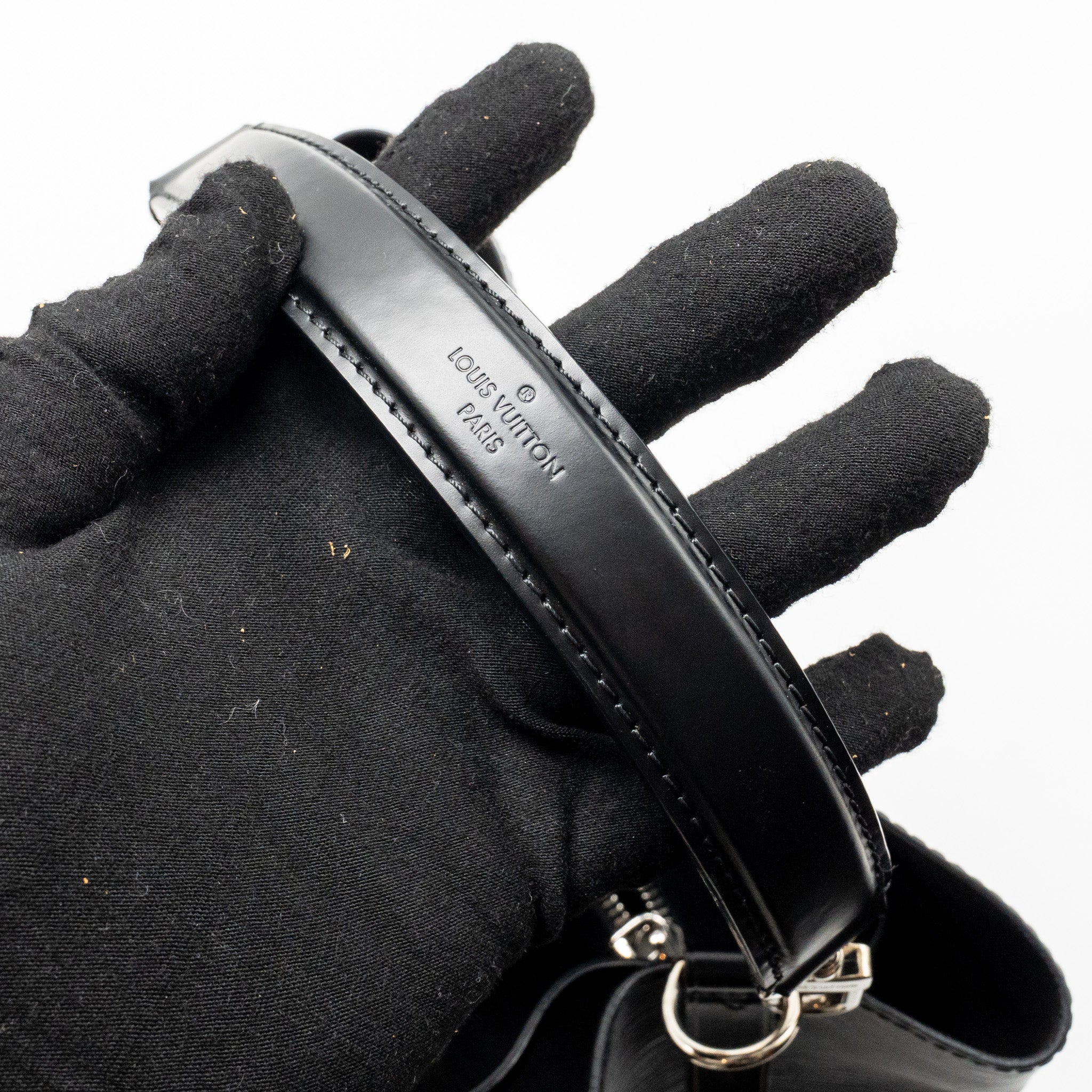 louis-vuitton-neo-noe-mm-epi-black-shw