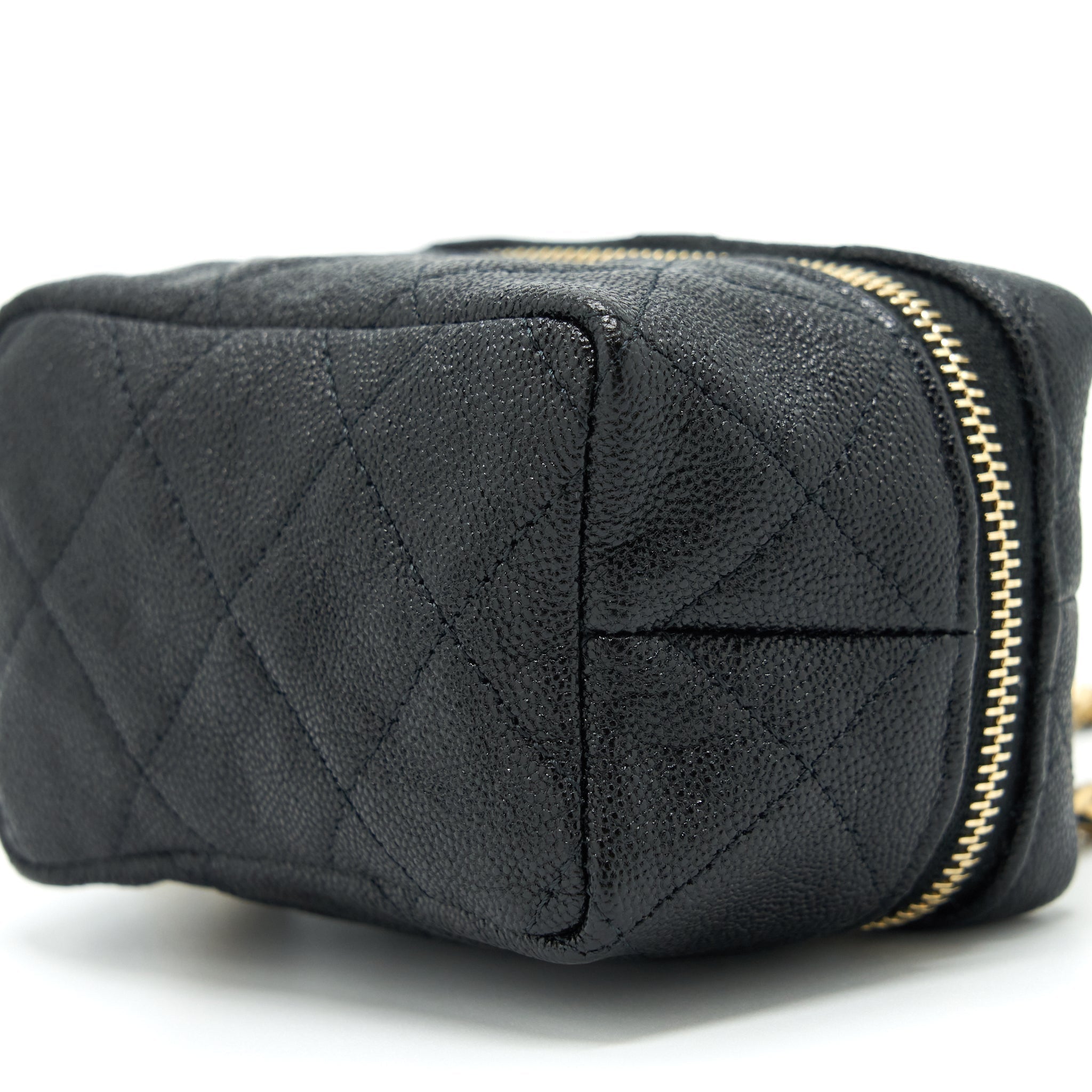 chanel-top-handle-mini-vanity-with-chain-grained-calfskin-black-with-ghw