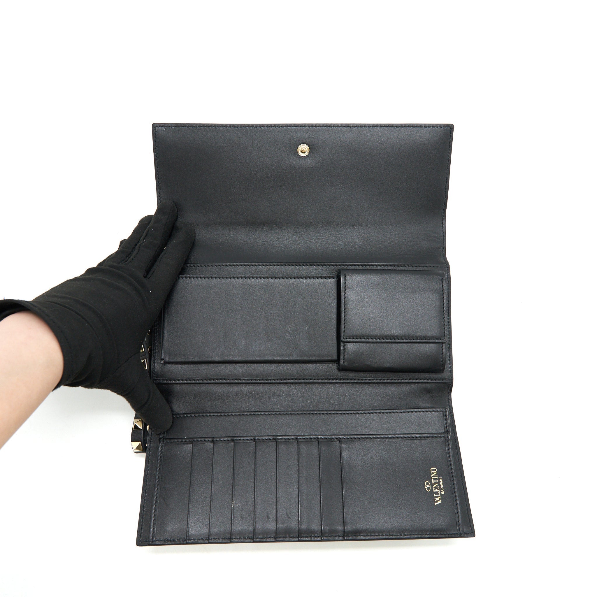 valentino-rockstud-long-wallet-black