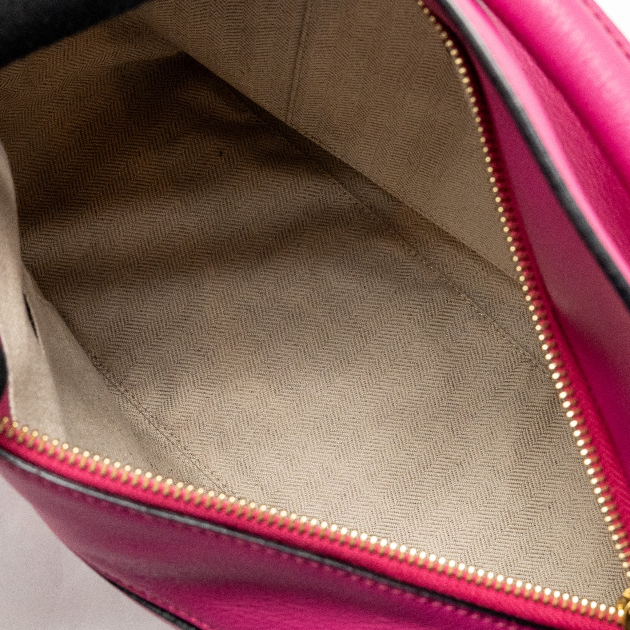 loewe-medium-puzzle-bag-calfskin-fuchsia-ghw