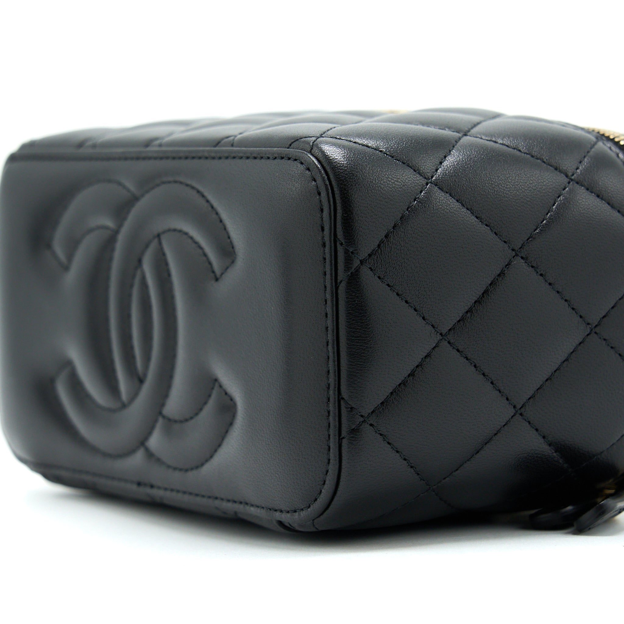 chanel-22a-top-handle-long-vanity-with-chain-lambskin-black-lghw-new-version