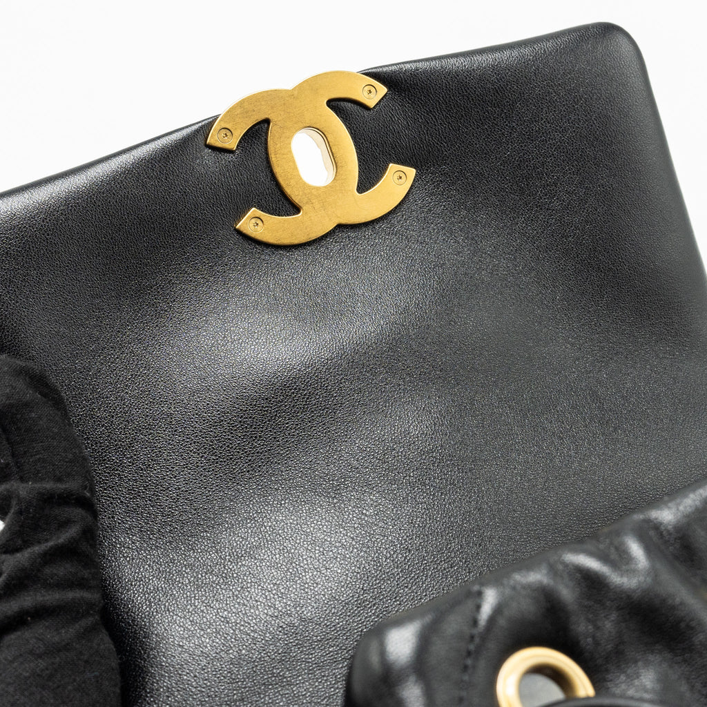 chanel-24c-19-backpack-shiny-lambskin-black-multicolour-hardwaremicrochip