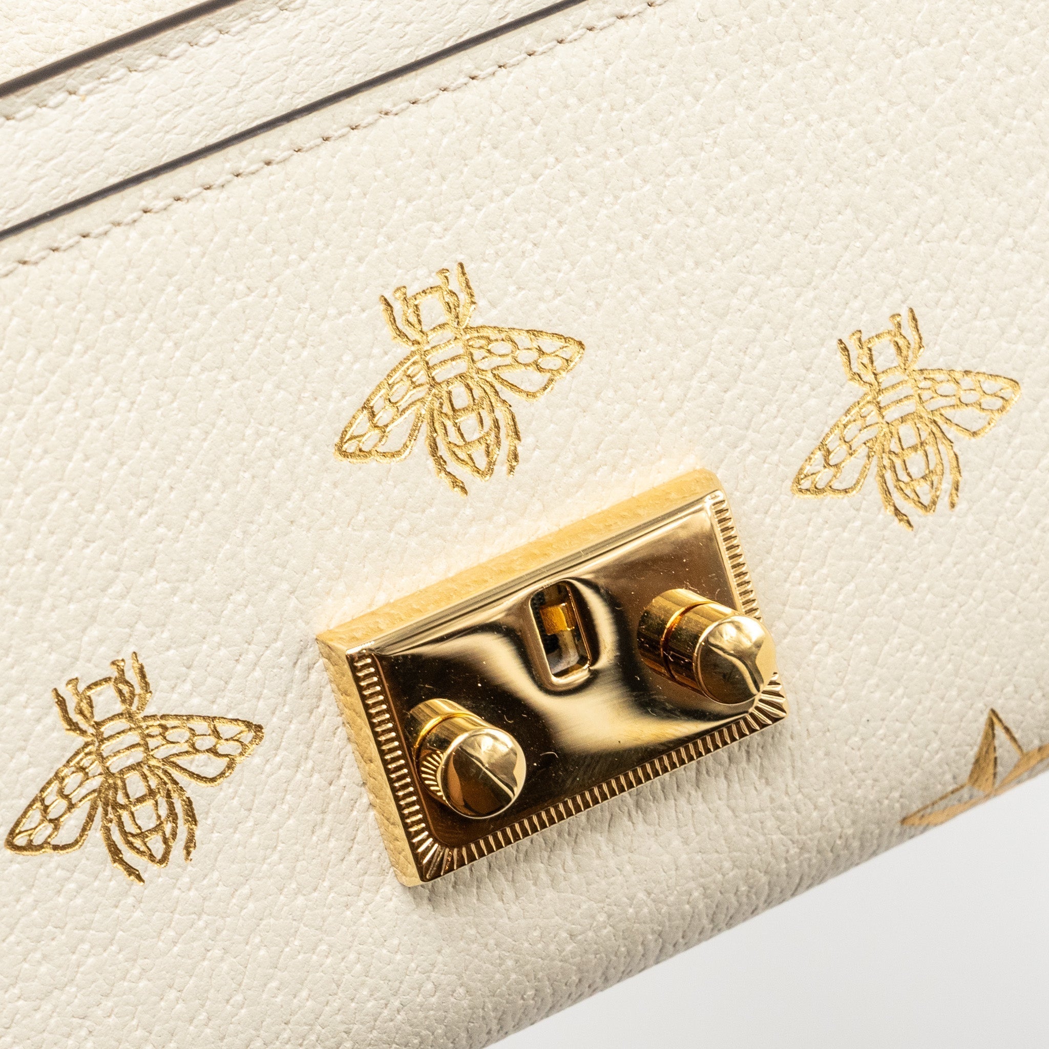 gucci-wallet-on-chain