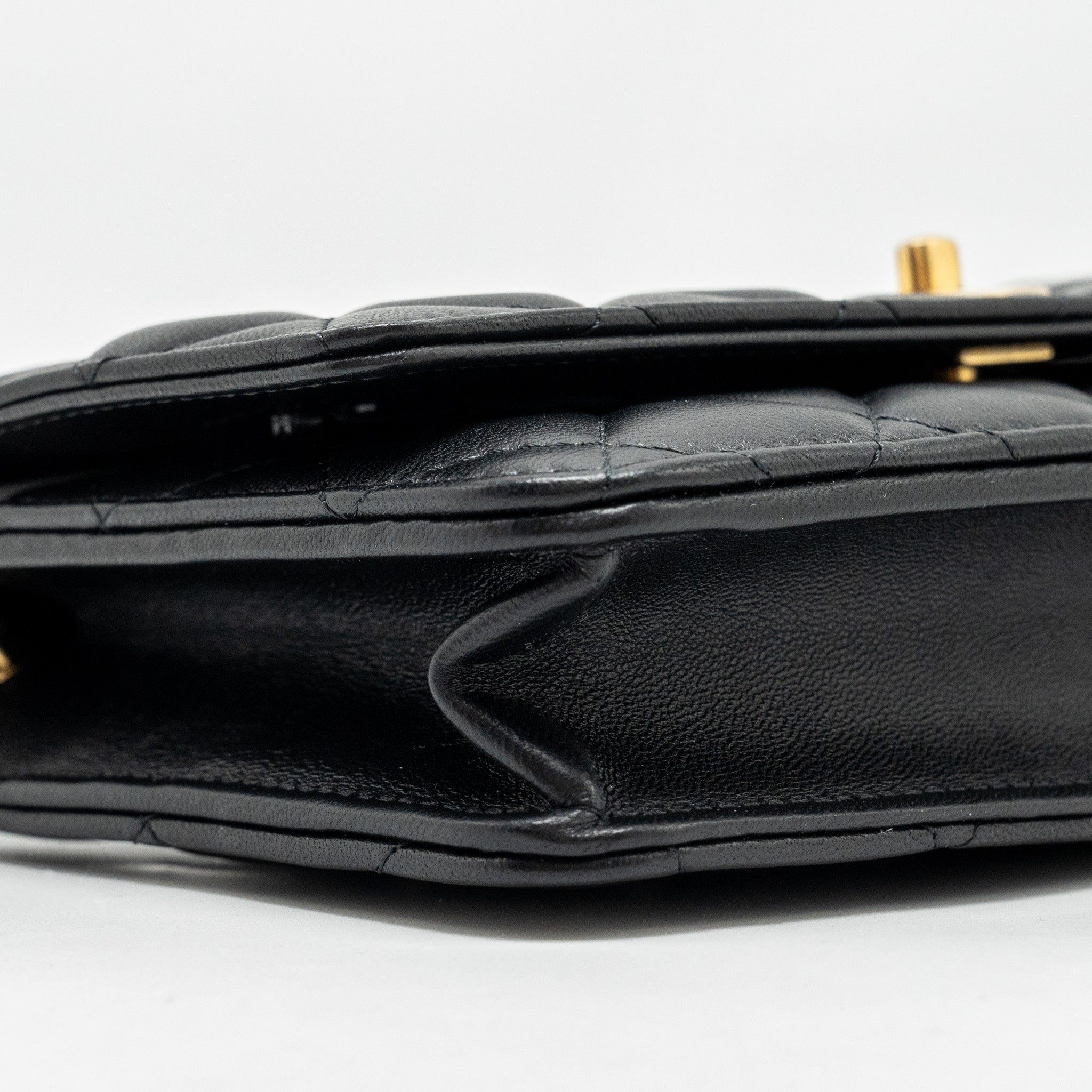 chanel-pearl-crush-wallet-on-chain-lambskin-black-ghw-microchip-14