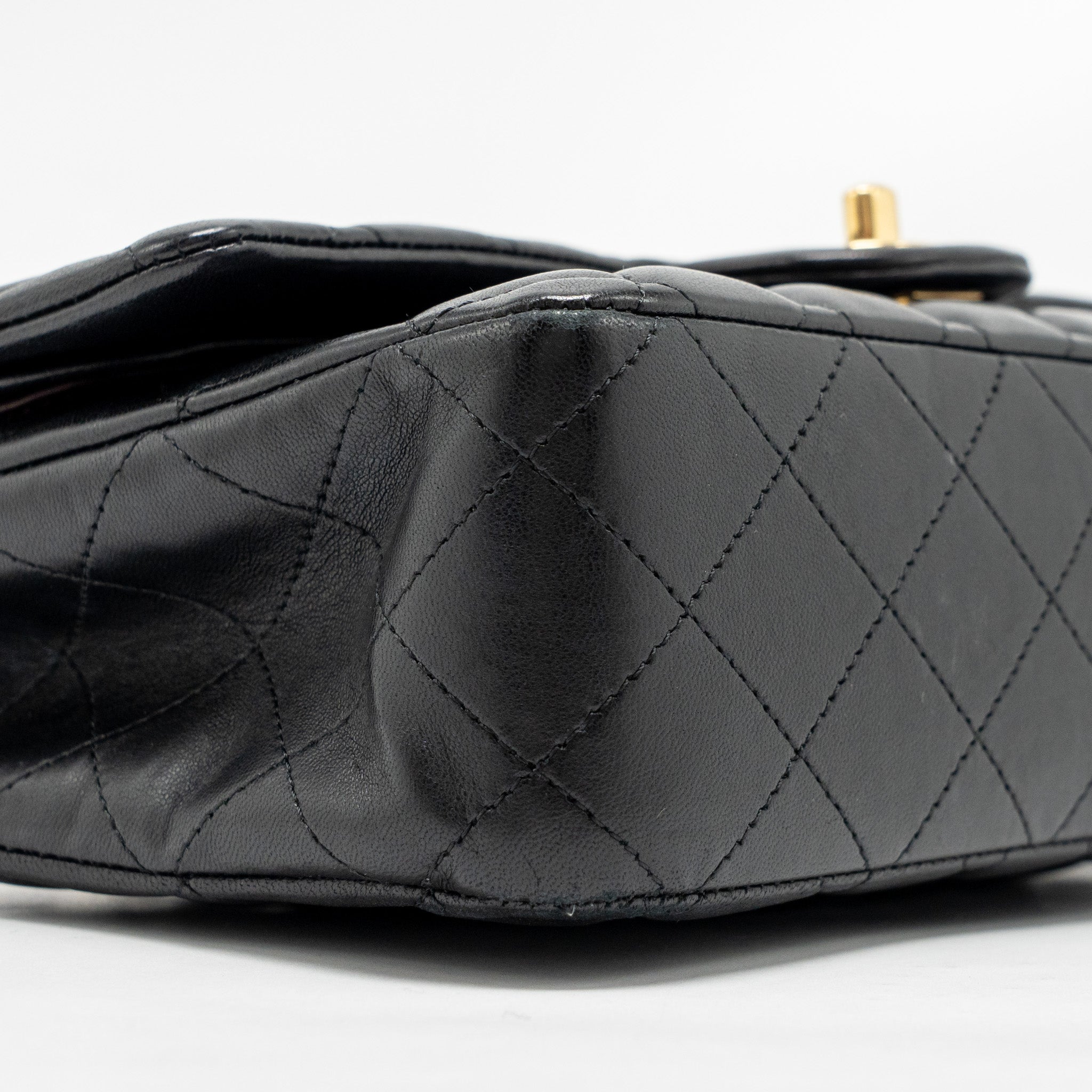 chanel-medium-classic-double-flap-bag-lambskin-black-ghw-copy-2