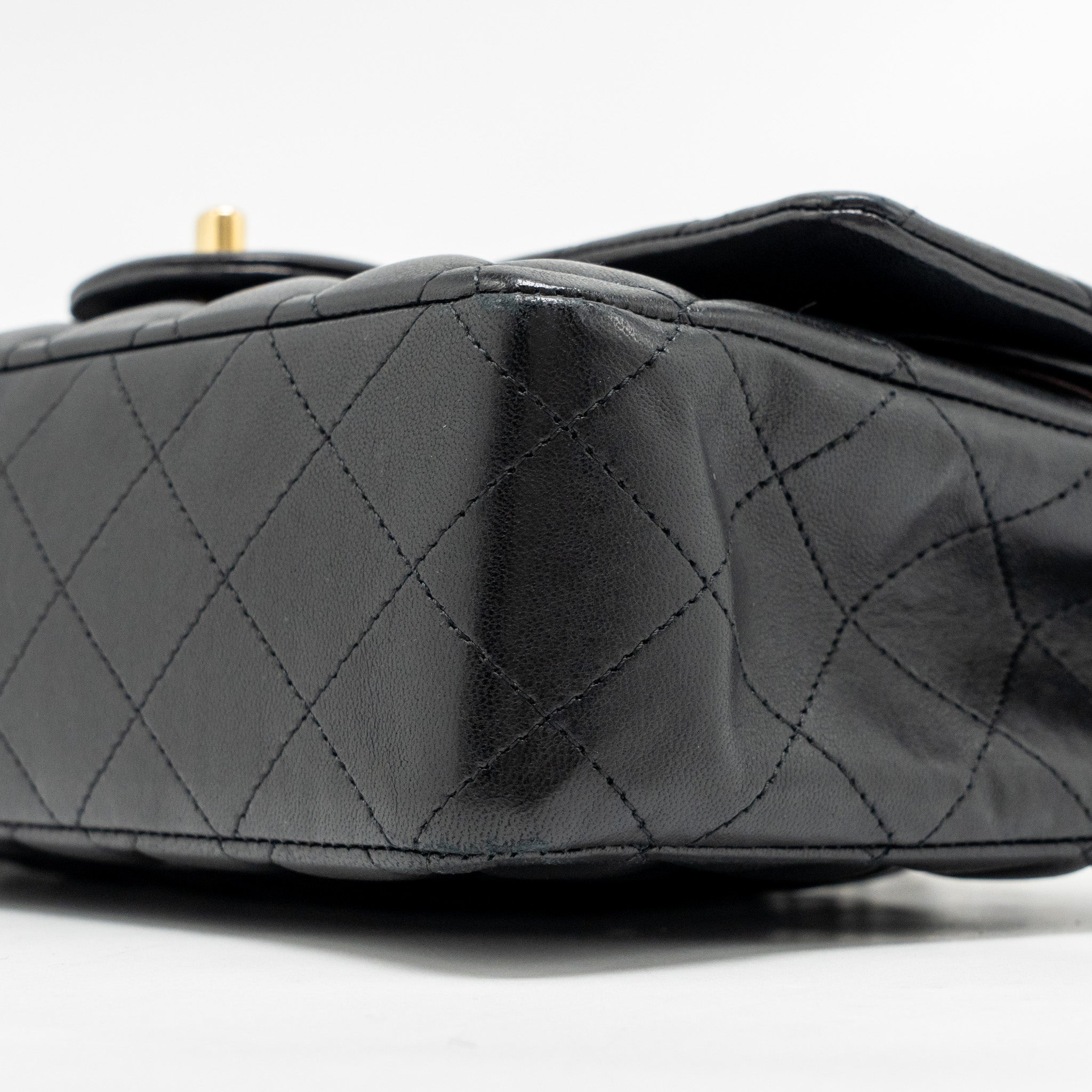 chanel-medium-classic-double-flap-bag-lambskin-black-ghw-copy-2