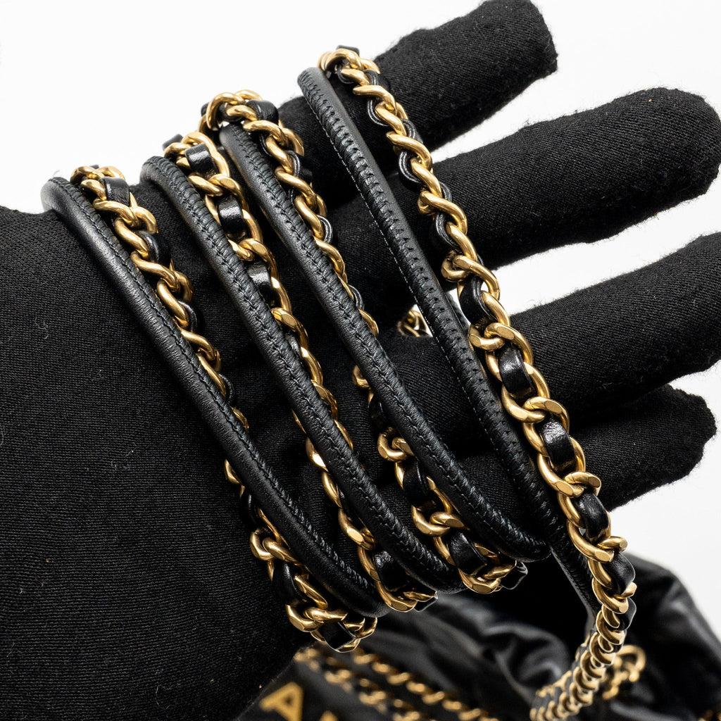 chanel-mini-22-bag-calfskin-black-ghw-microchip