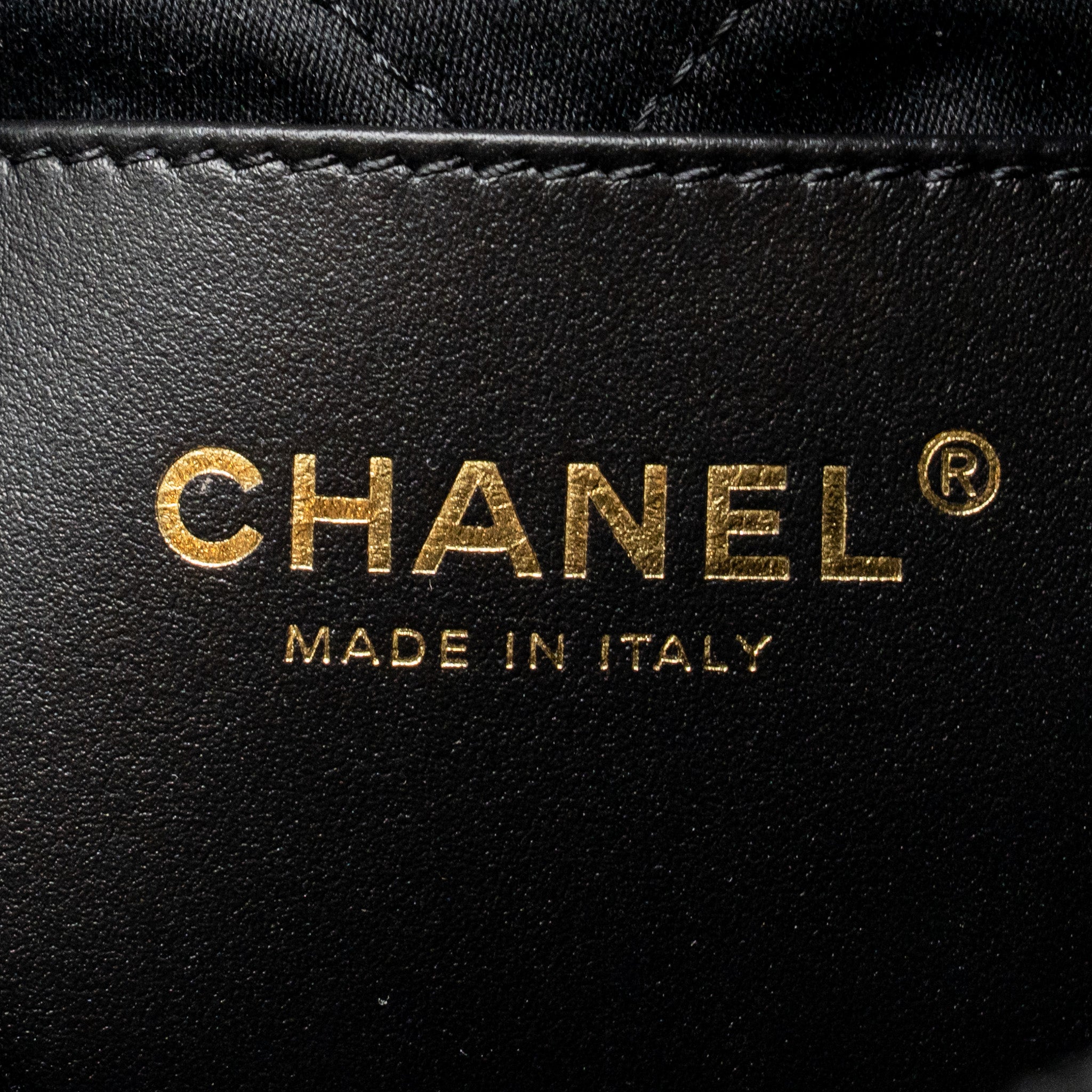 chanel-mini-22-bag-calfskin-black-ghw-microchip