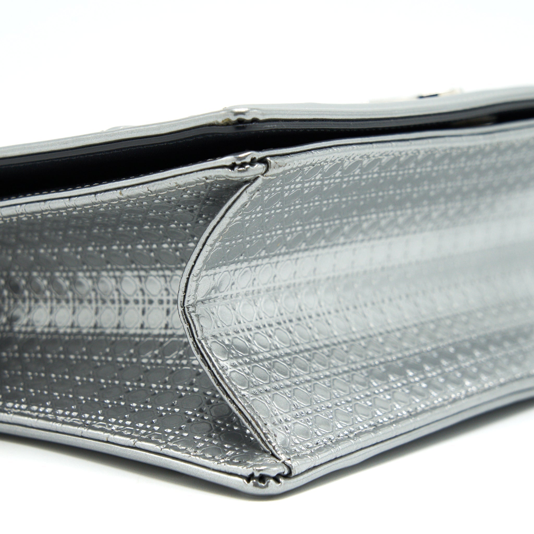 dior-medium-diorama-metallic-silver-shw