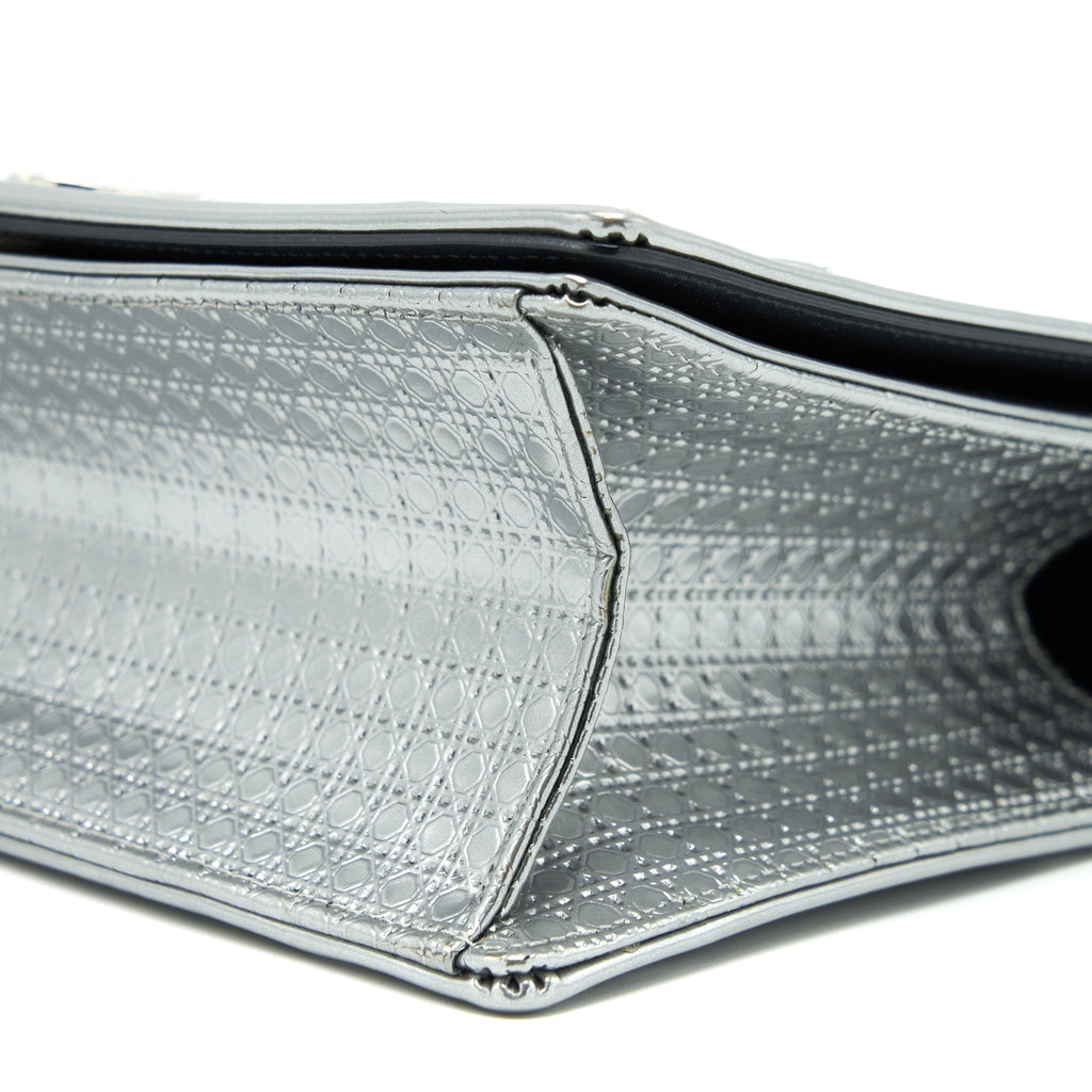 dior-medium-diorama-metallic-silver-shw