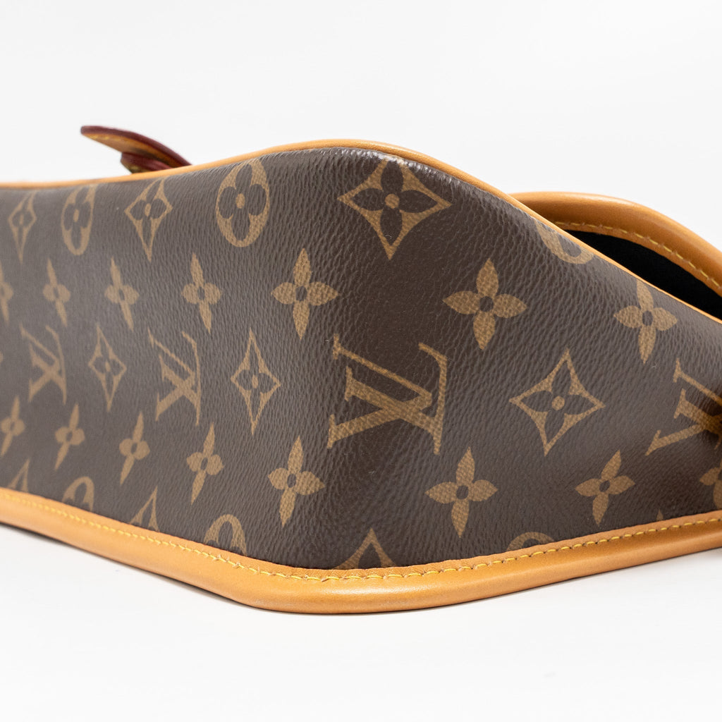 louis-vuitton-diane-bag-monogram-canvas-ghw-2
