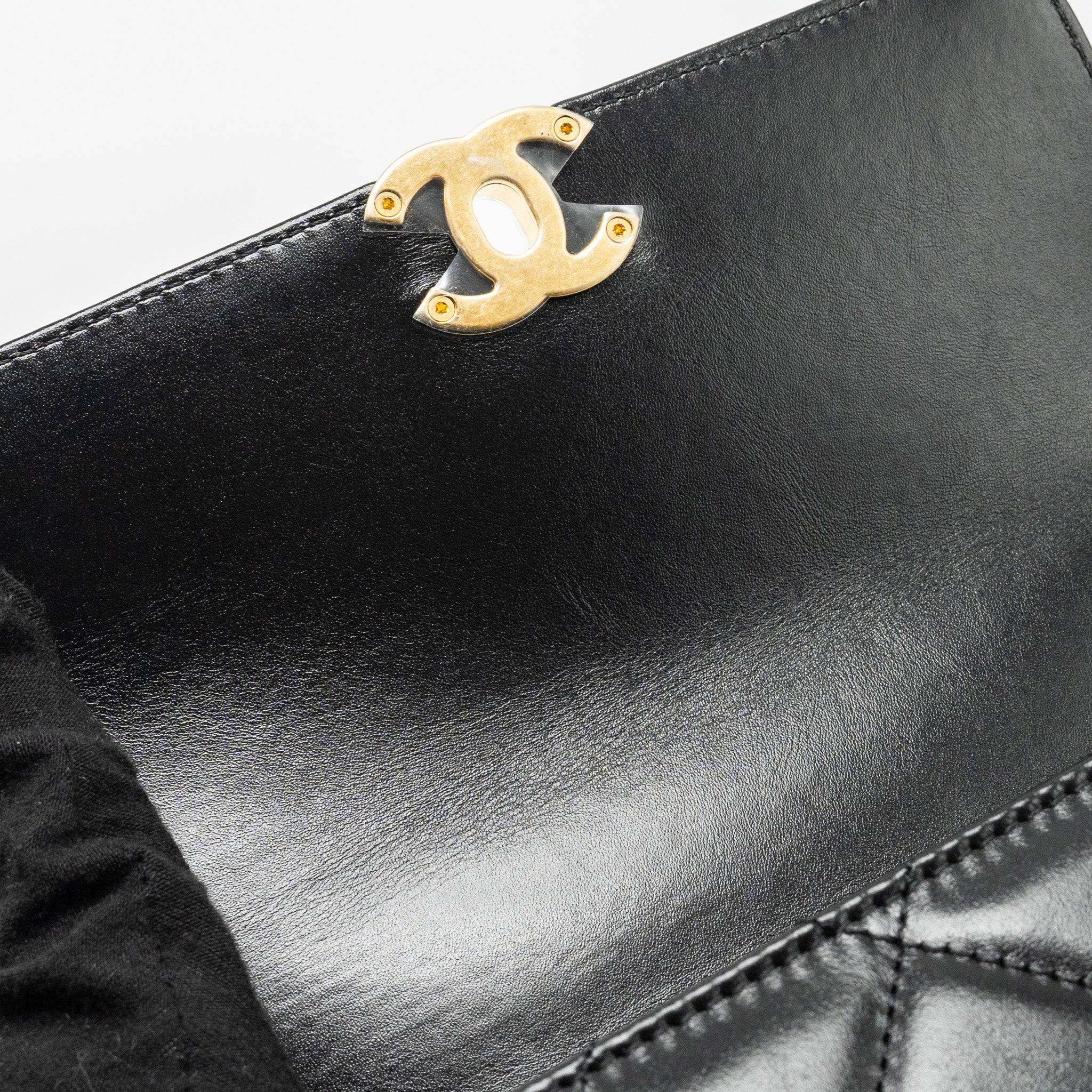 chanel-24c-gold-crush-mini-flap-bag-calfskin-black-ghw-microchip-copy