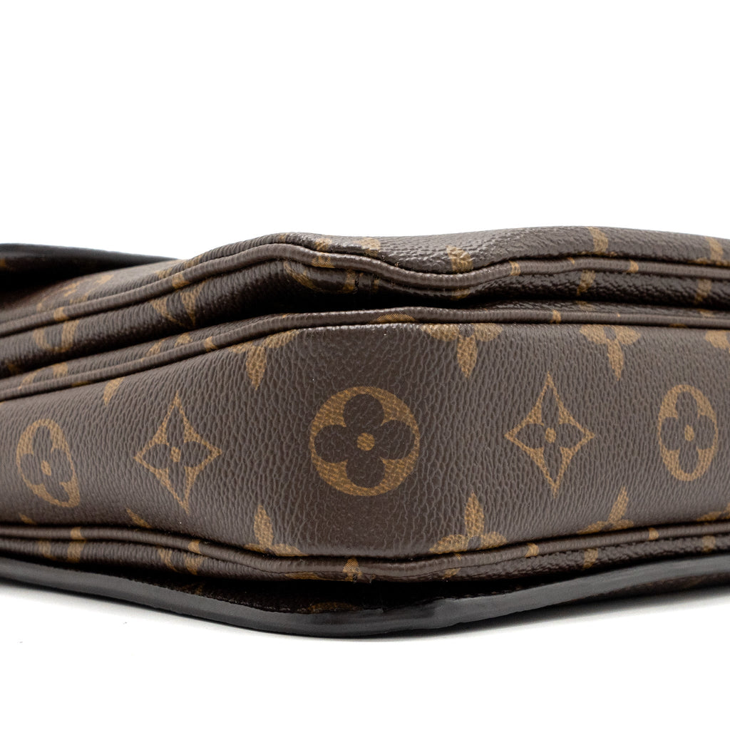 louis-vuitton-pochette-metis-monogram-canvas-with-ghw-1