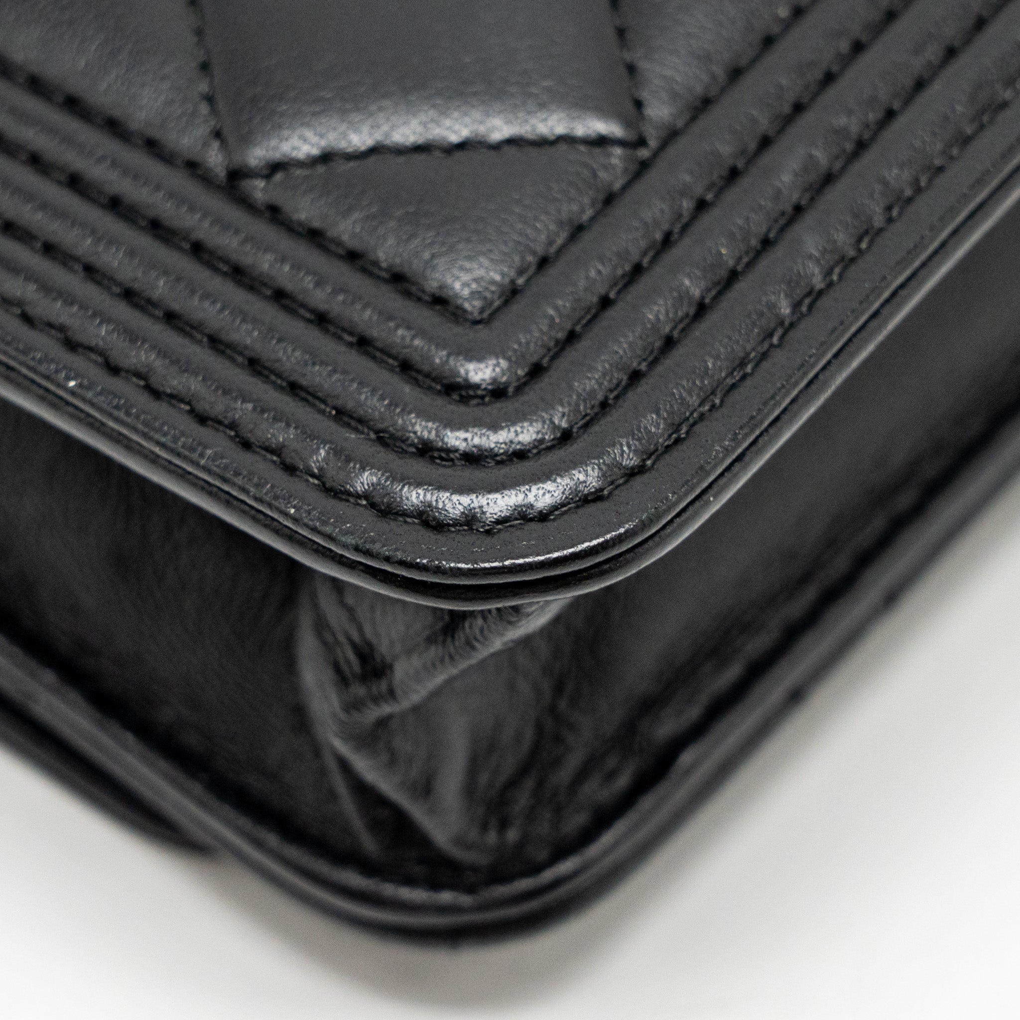 chanel-boy-wallet-on-chain-lambskin-black-ghw-1