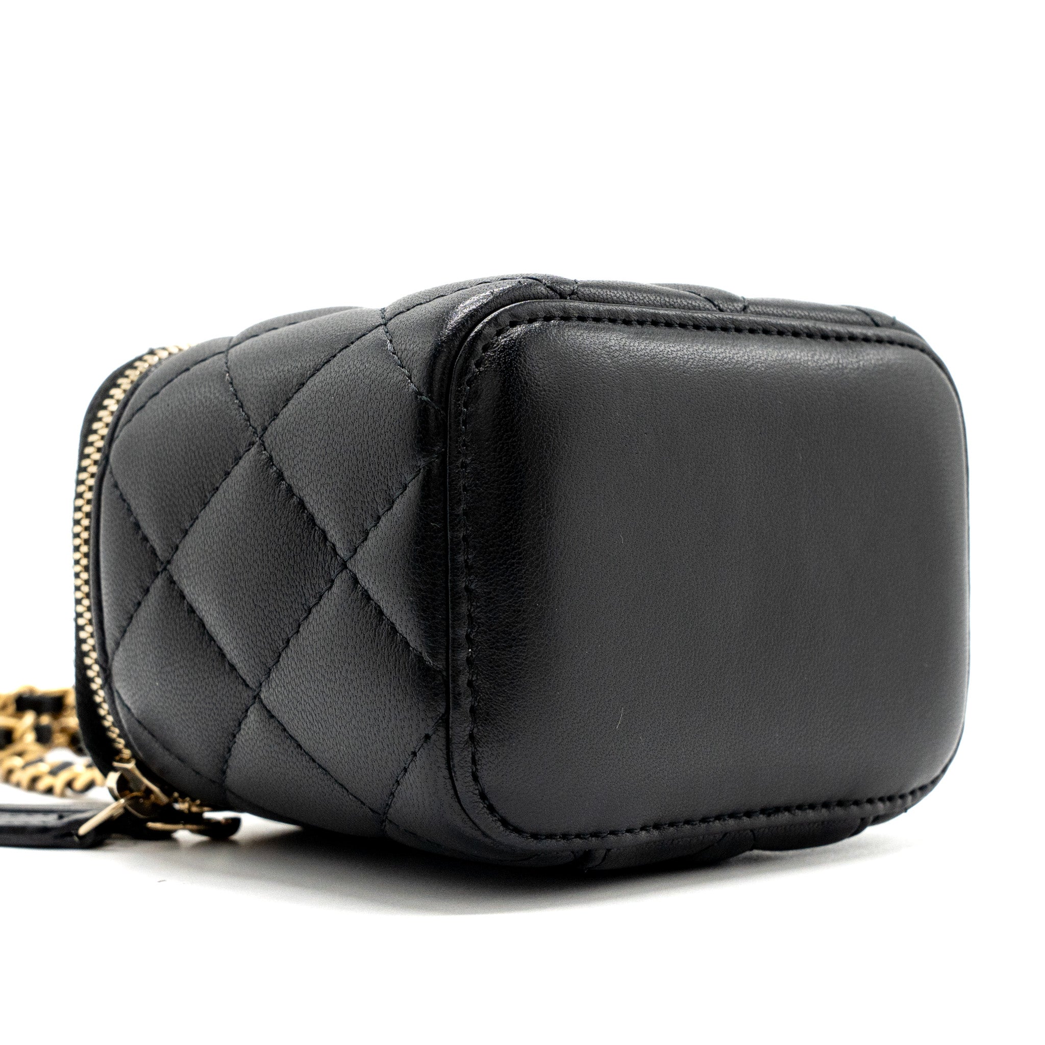 chanel-pearl-crush-mini-vanity-with-chain-lambskin-black-with-ghw