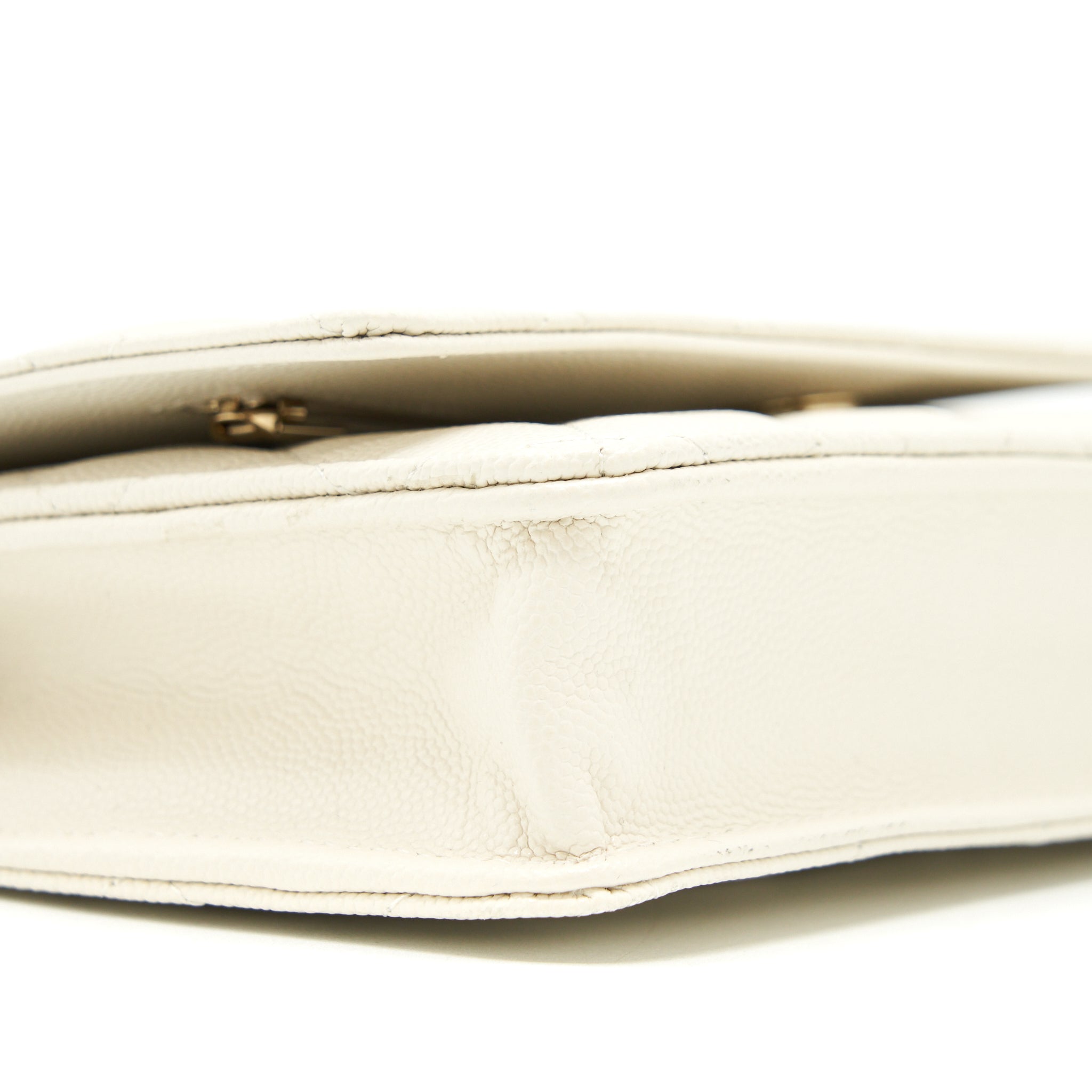 chanel-classic-wallet-on-chain-caviar-white-lghw-microchip