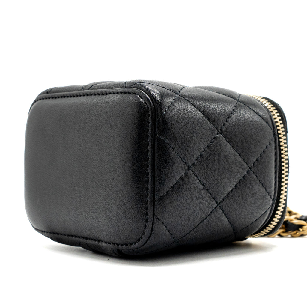 chanel-pearl-crush-mini-vanity-with-chain-lambskin-black-with-ghw