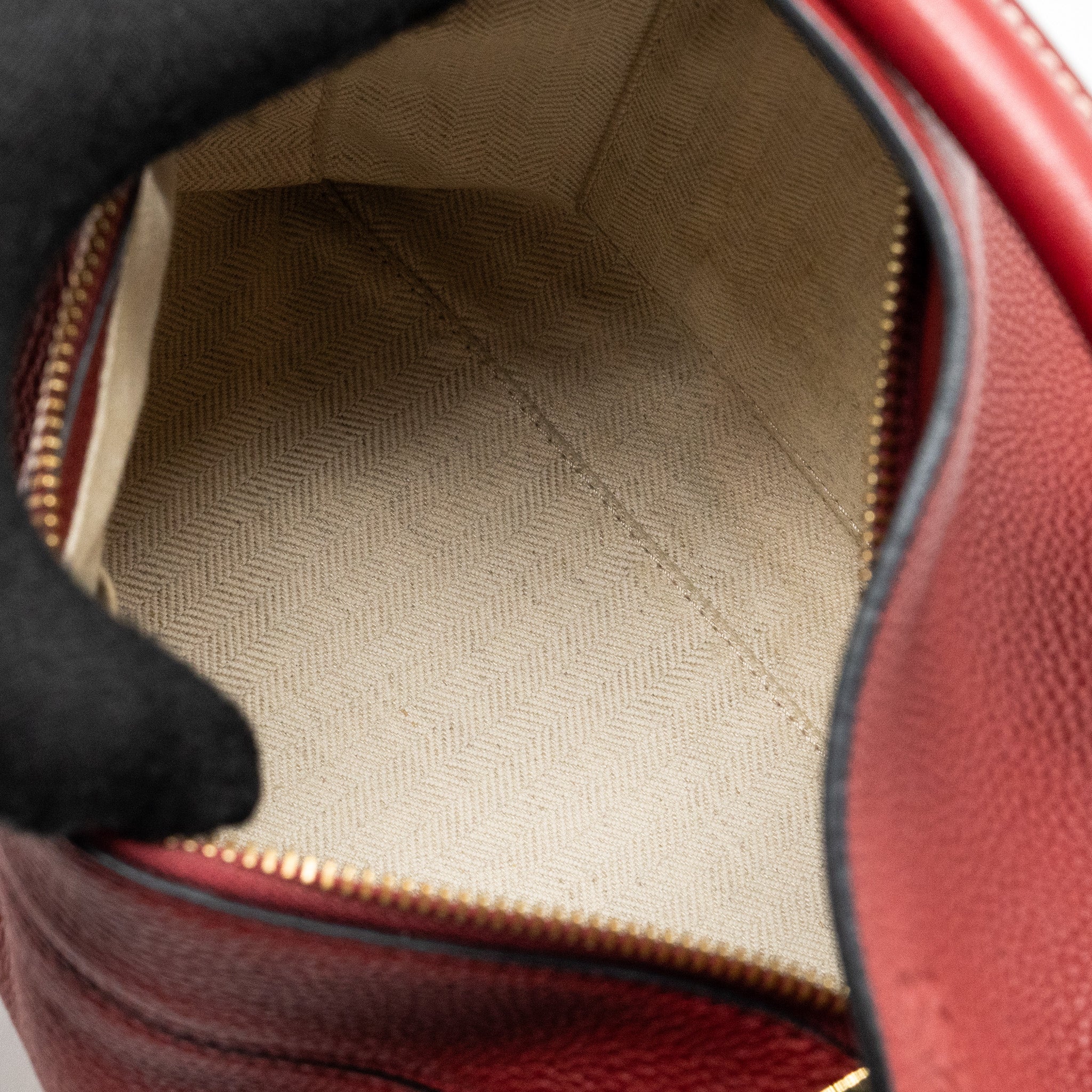 loewe-small-puzzle-grained-calfskin-red-ghw