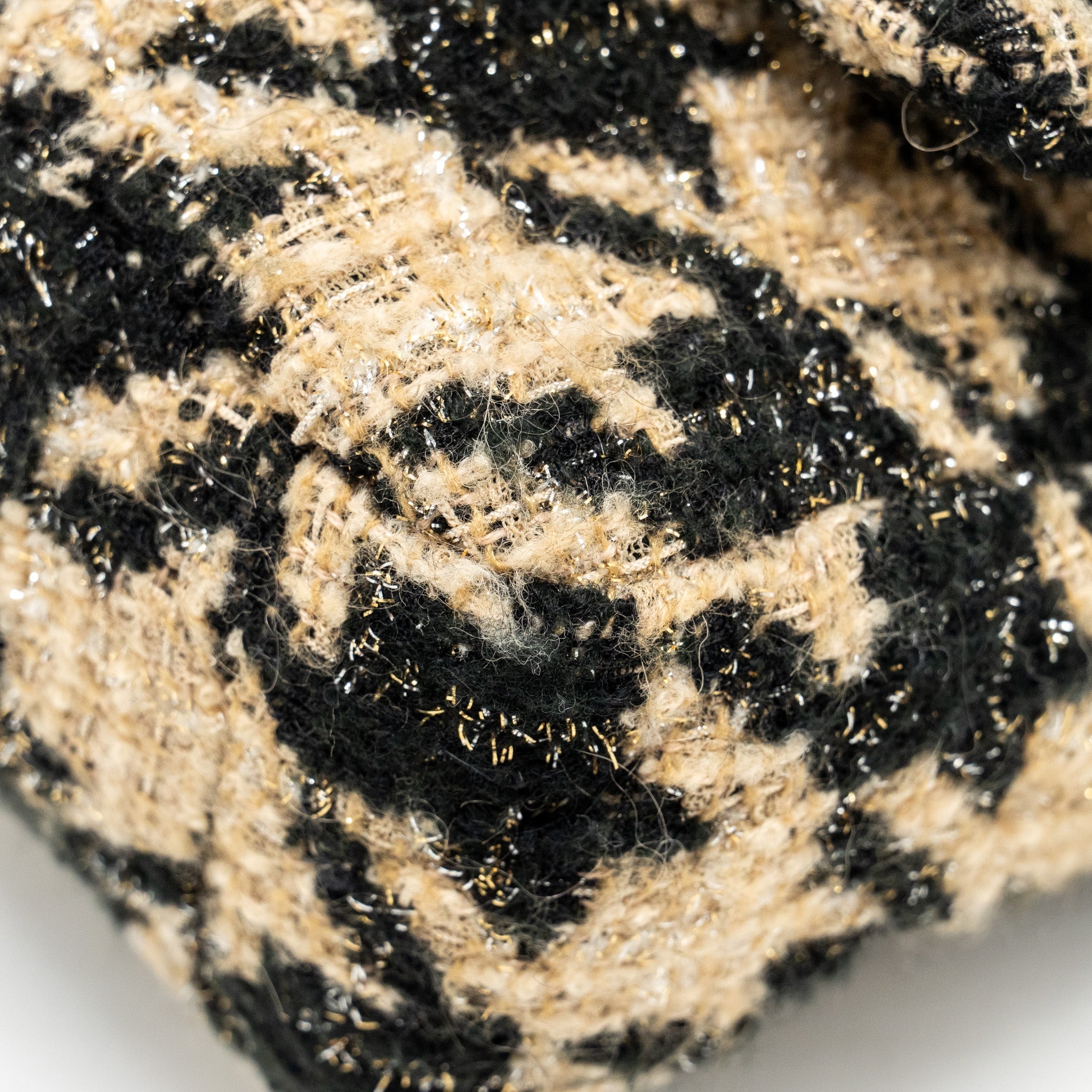 chanel-19-bag-tweed-beige-black-multicolour-hardware