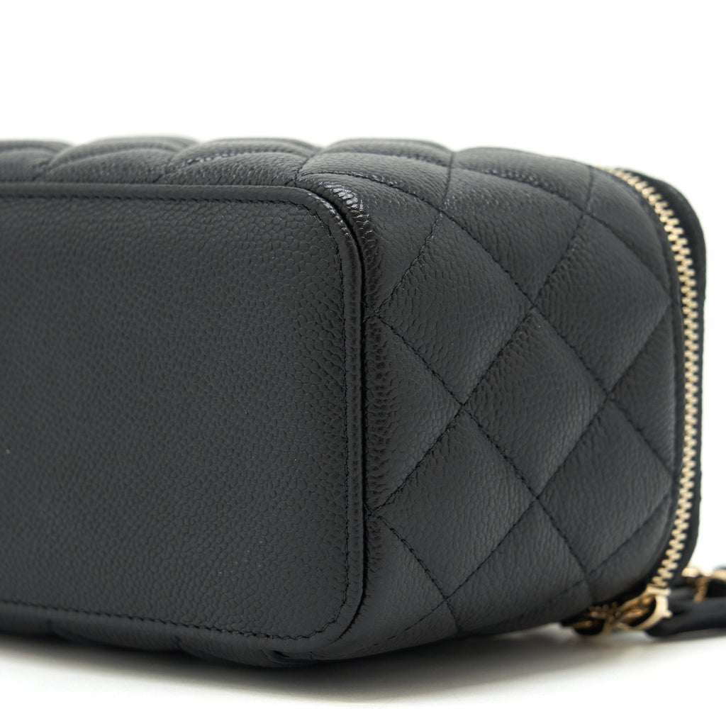 chanel-22p-long-vanity-with-logo-on-chain-caviar-black-lghw