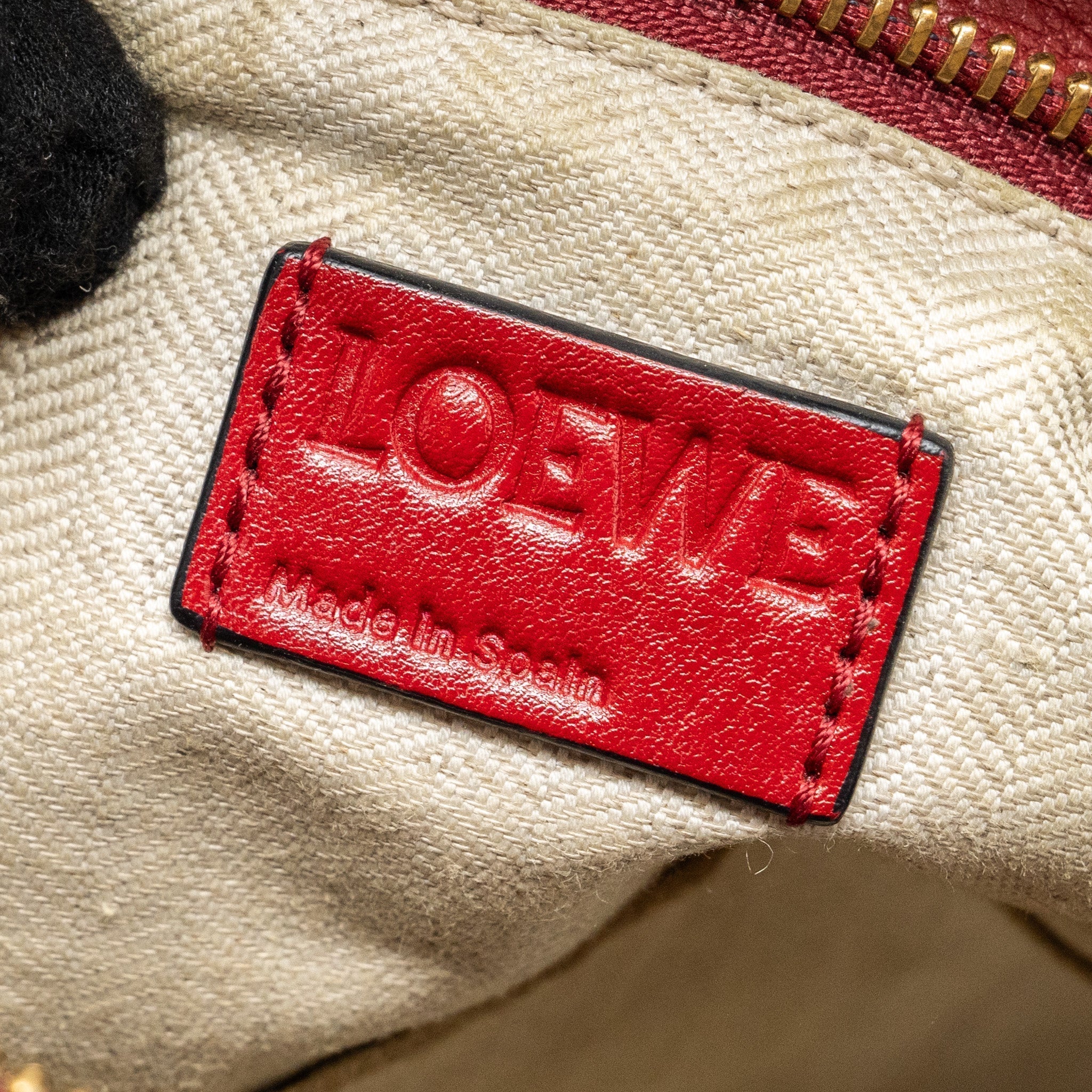 loewe-small-puzzle-grained-calfskin-red-ghw