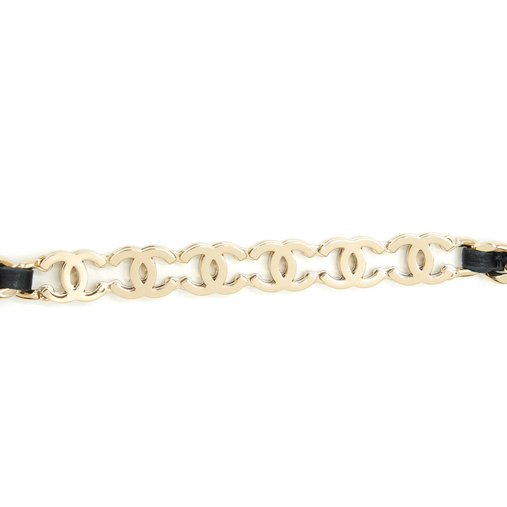 chanel-22p-long-vanity-with-logo-on-chain-caviar-black-lghw
