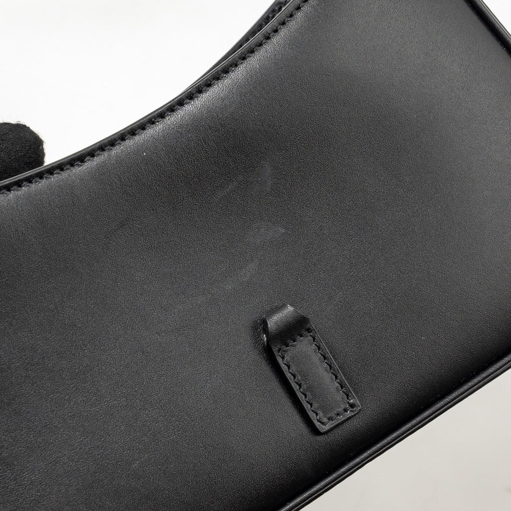 saint-laurent-ysl-mini-le-5-a-7-hobo-bag-smooth-calfskin-black-ghw-1