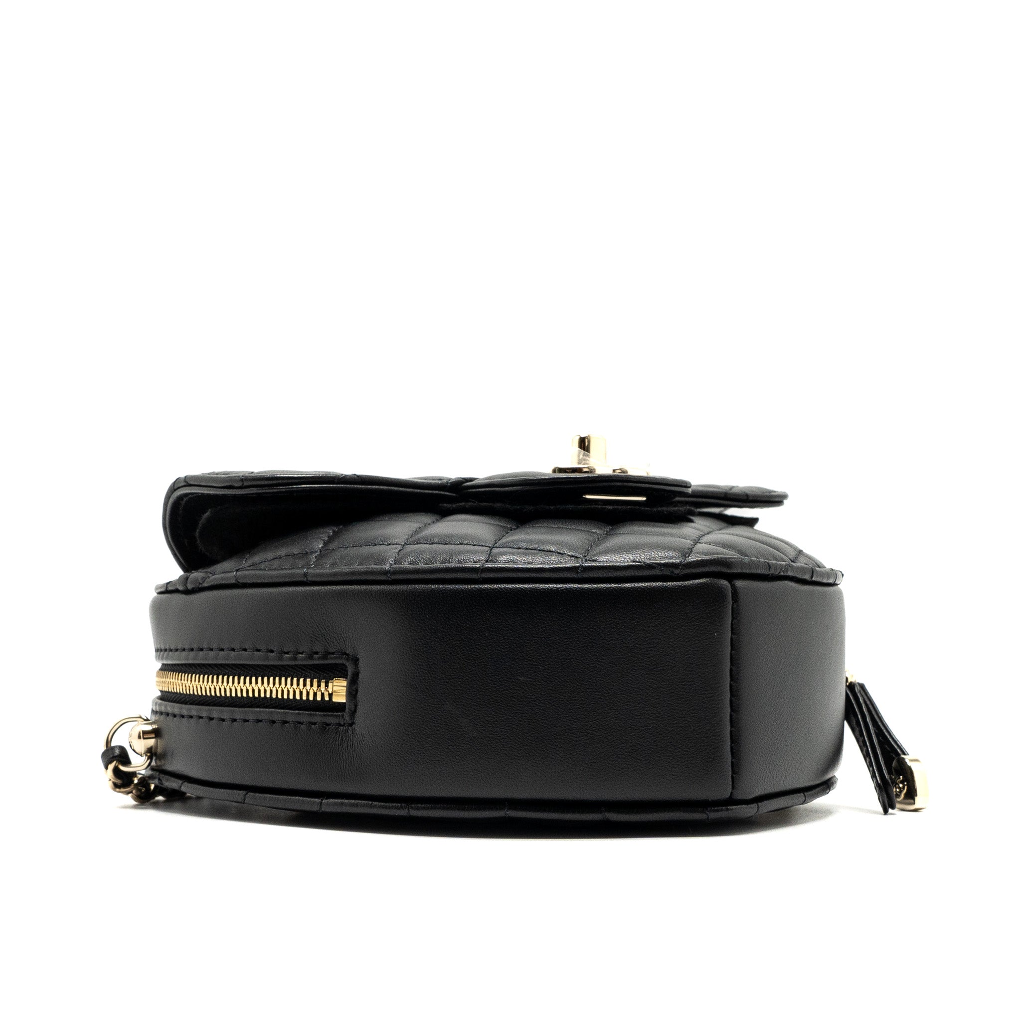 chanel-22s-heart-bag-lambskin-black-lghw-microchip-2