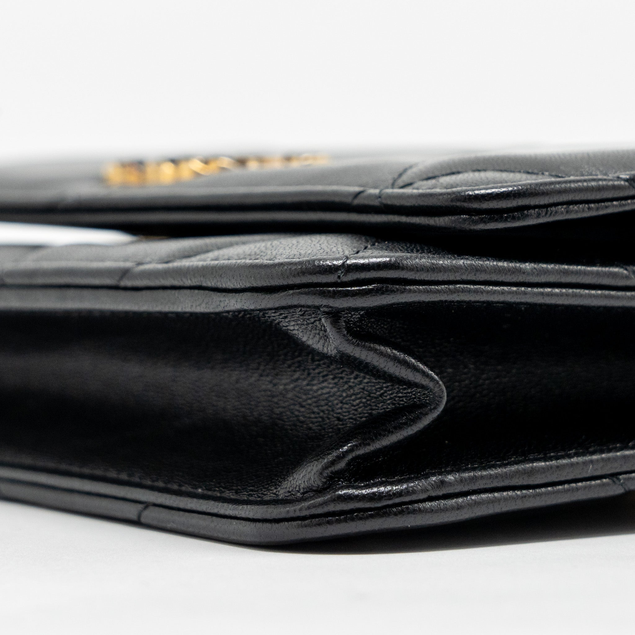 chanel-19-wallet-on-chain-lambskin-black-multicolour-hardware-1
