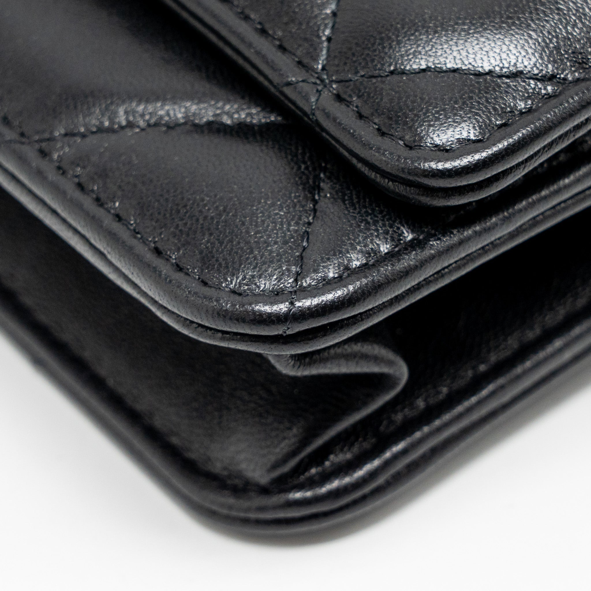 chanel-19-wallet-on-chain-lambskin-black-multicolour-hardware-1