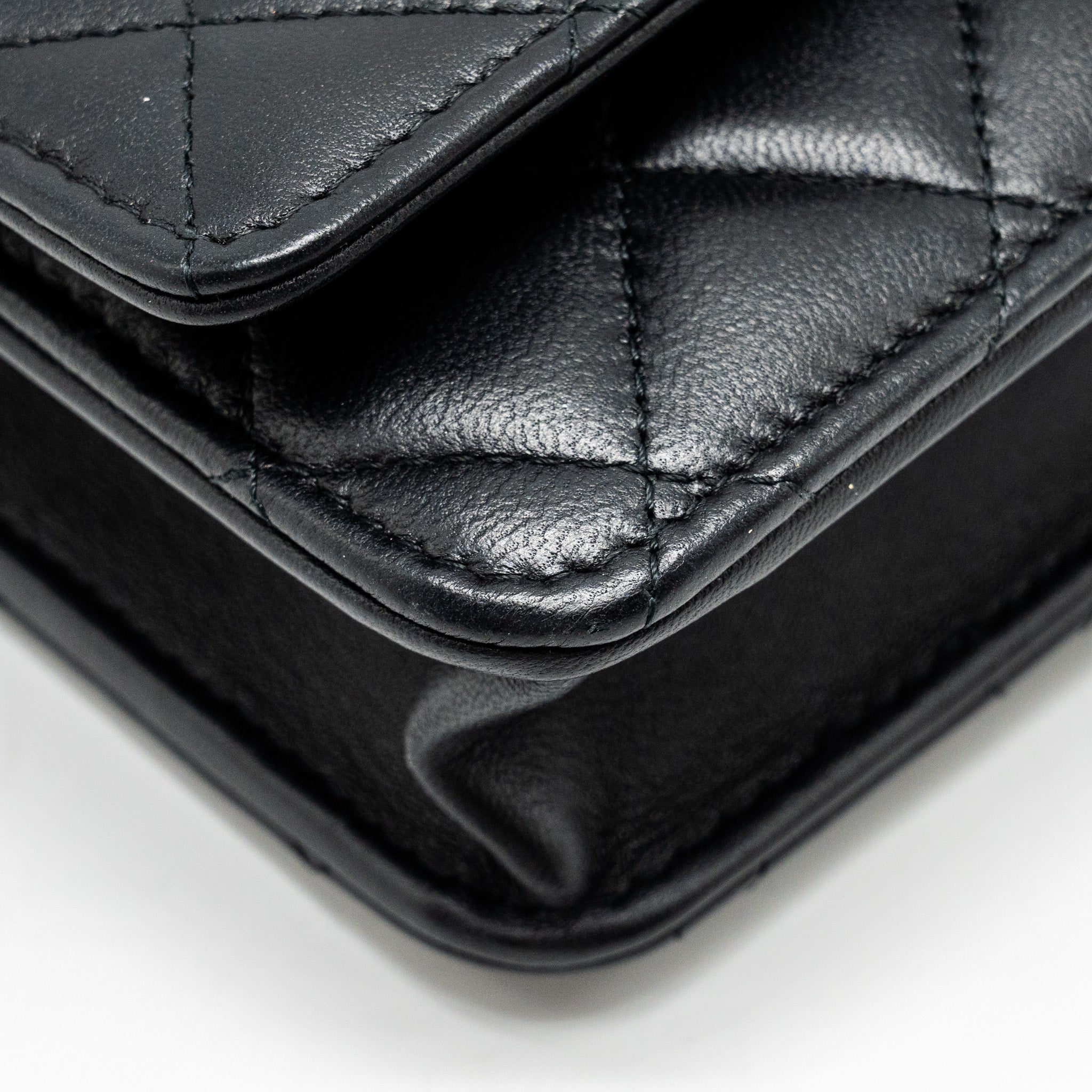 chanel-trendy-cc-wallet-on-chain-lambskin-black-lghw-microchip