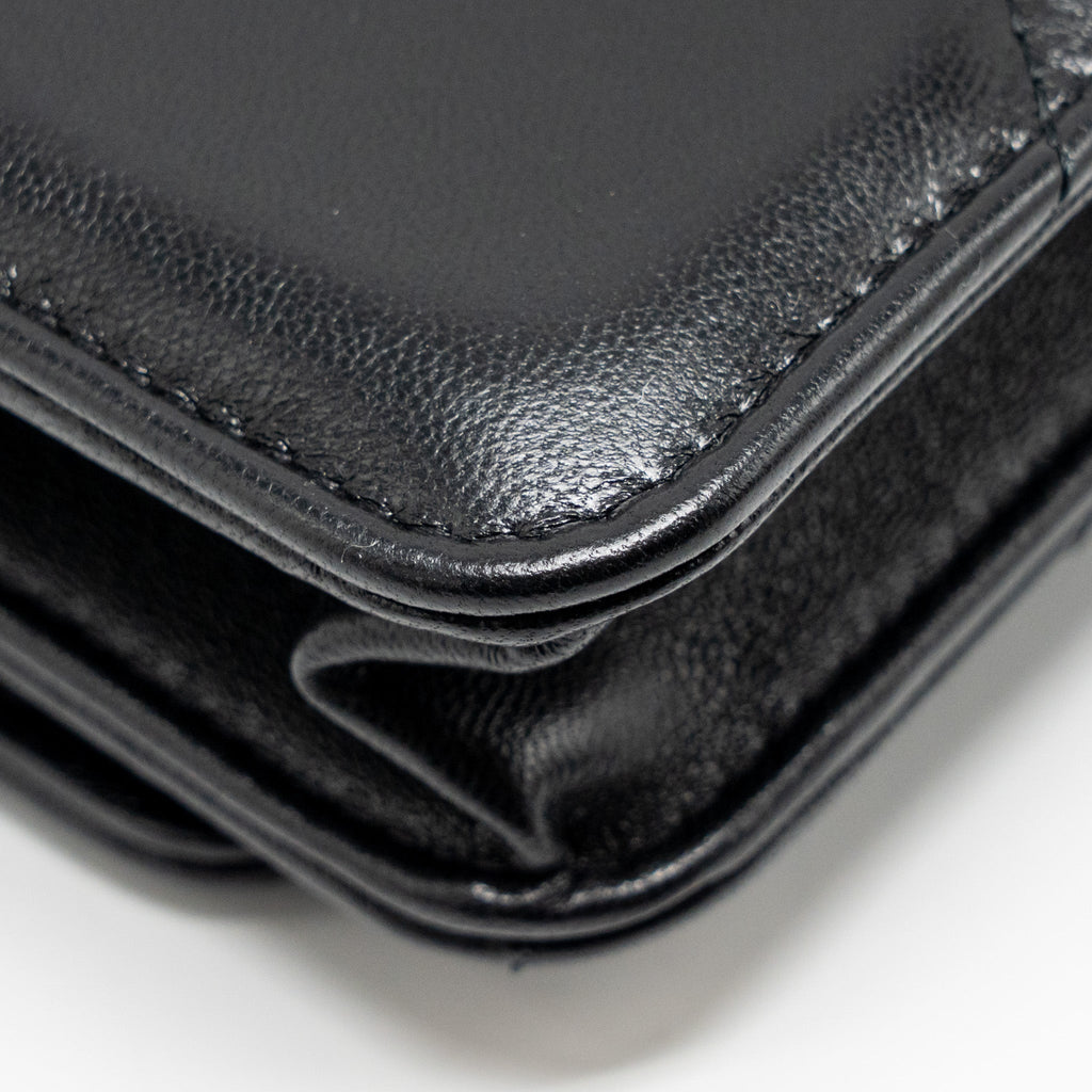 chanel-19-wallet-on-chain-lambskin-black-multicolour-hardware-1