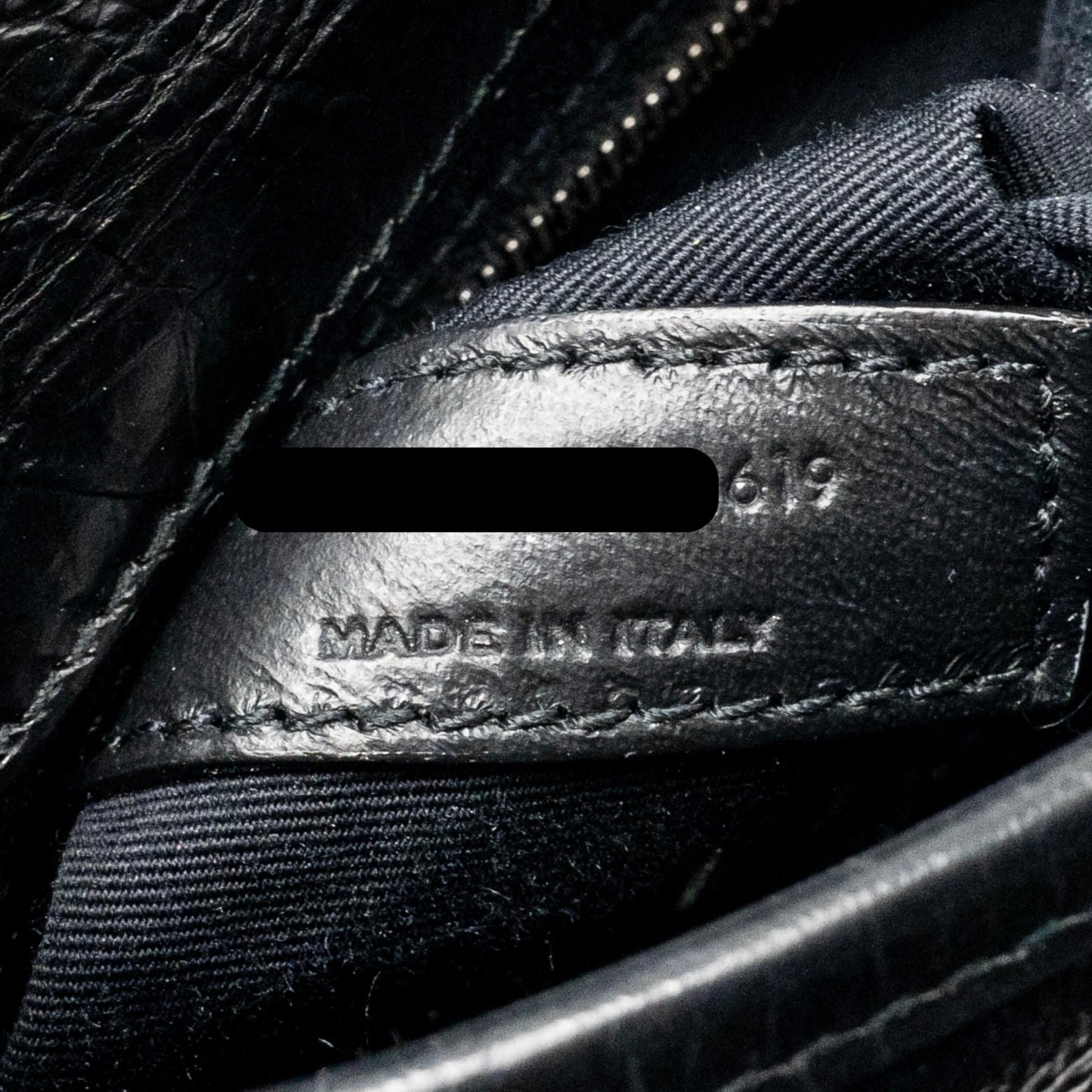 saint-laurent-ysl-niki-chain-wallet-crinkled-calfskin-black-shw