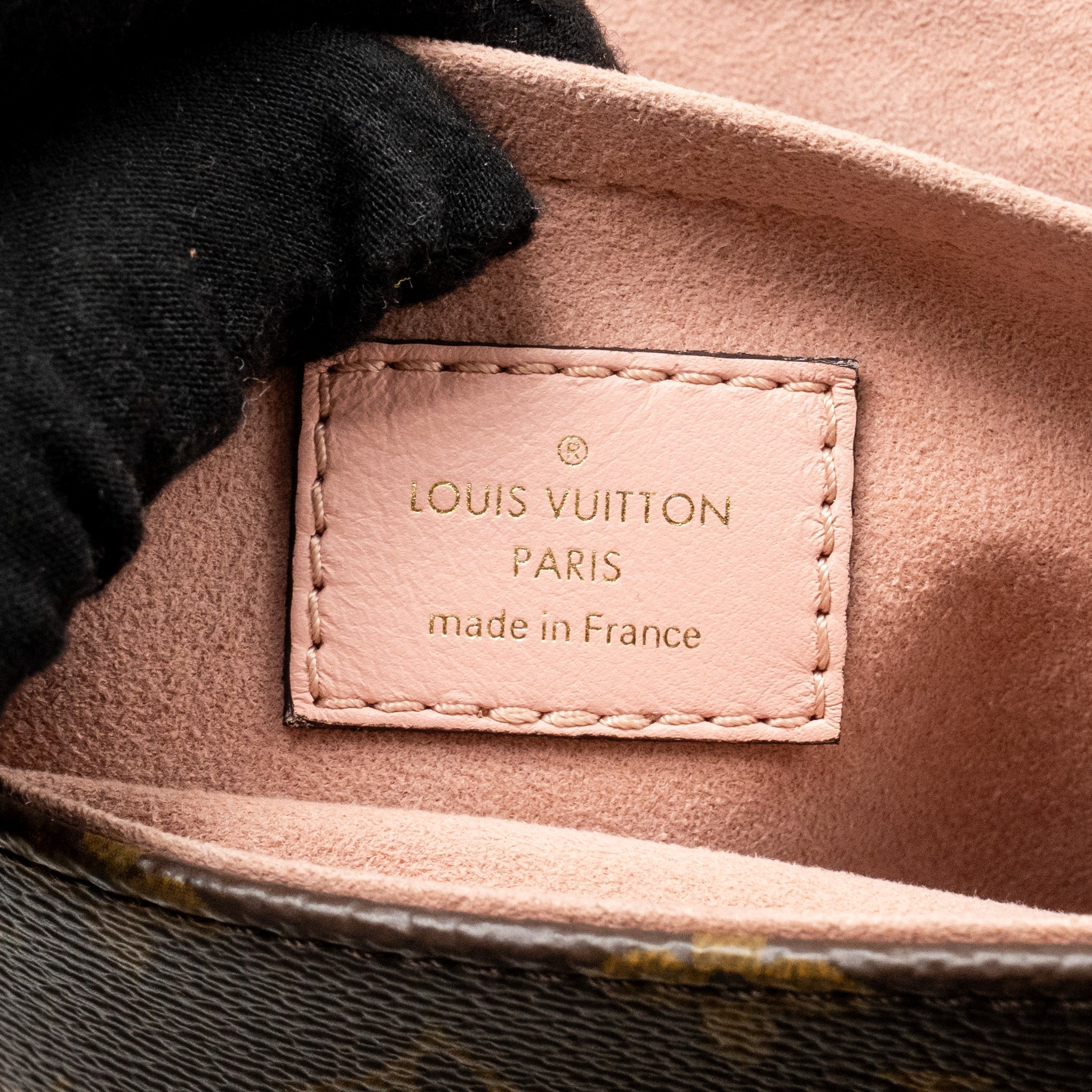 louis-vuitton-locky-bb-monogram-canvas-rose-poudre-ghw