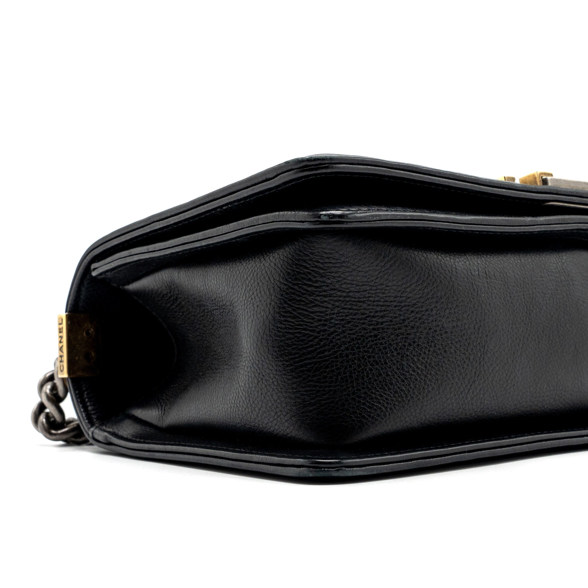 chanel-medium-boy-bag-calfskin-black-multicolor-hardware