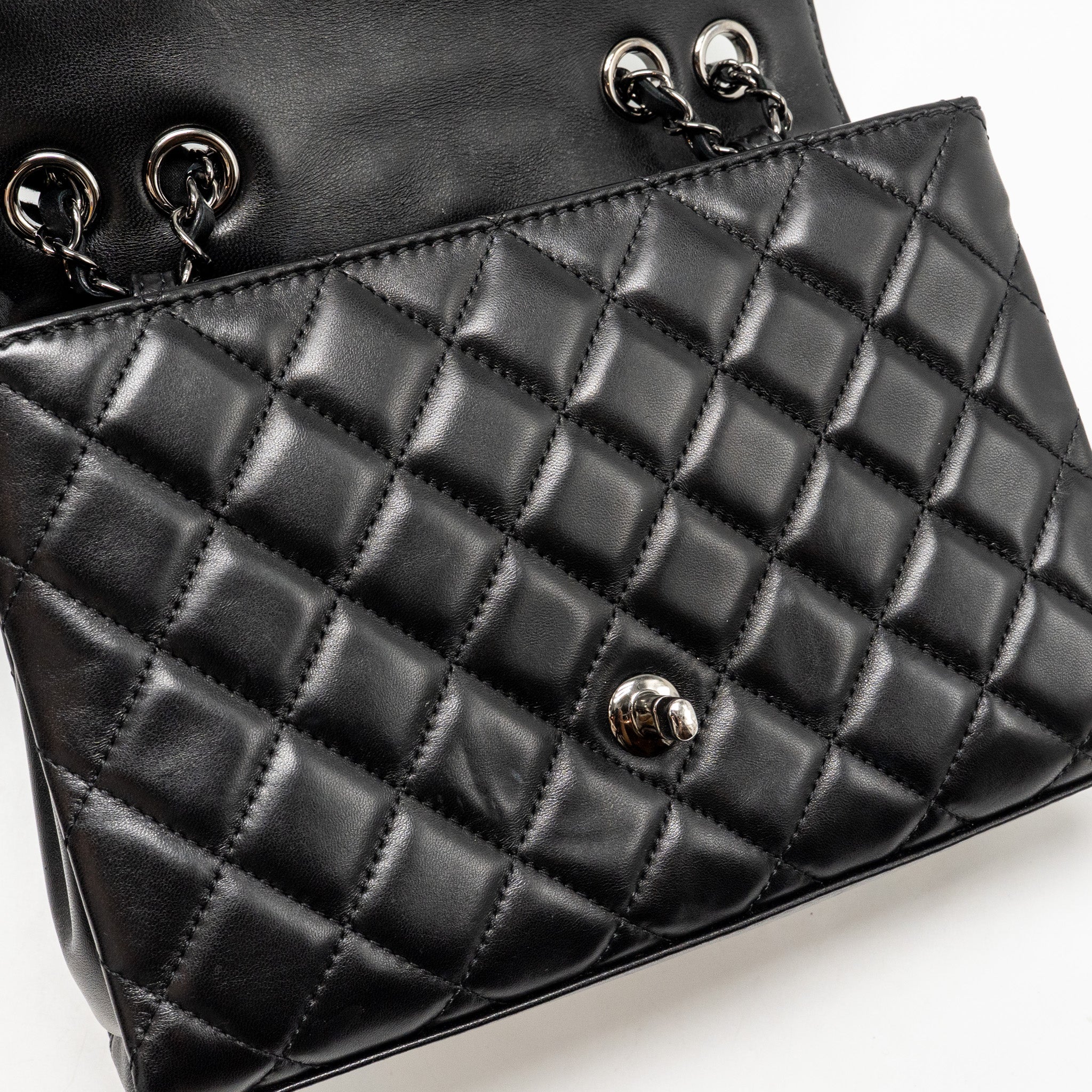 chanel-coco-loop-single-flap-bag-lambskin-black-shw-copy