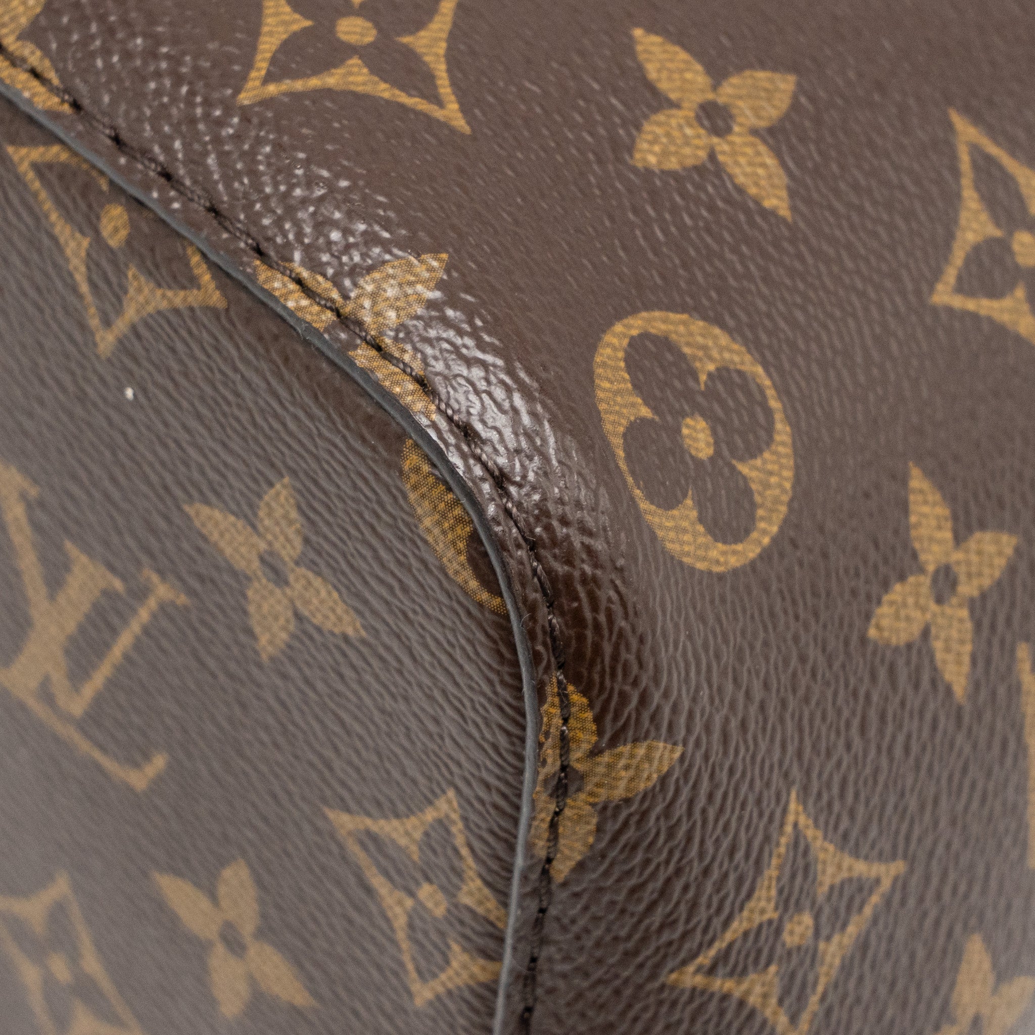 louis-vuitton-neo-noe-monogram-canvas-black-ghw-5