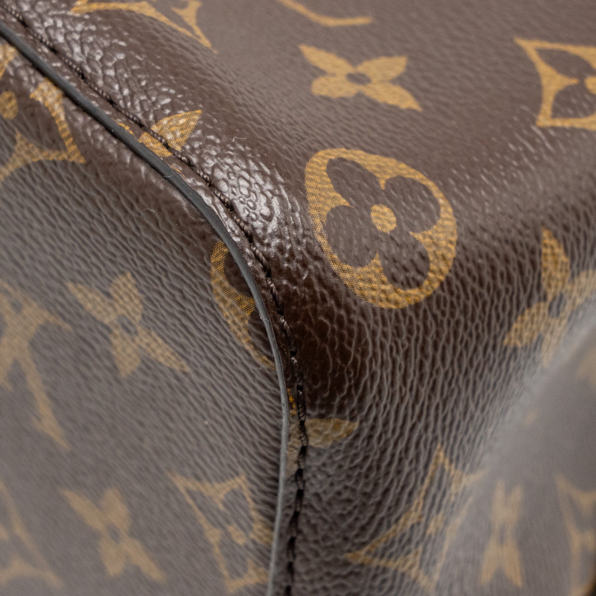 louis-vuitton-neo-noe-monogram-canvas-black-ghw-5