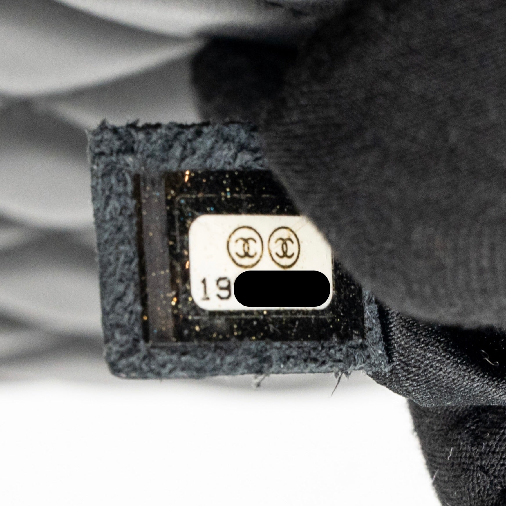 chanel-coco-loop-single-flap-bag-lambskin-black-shw-copy