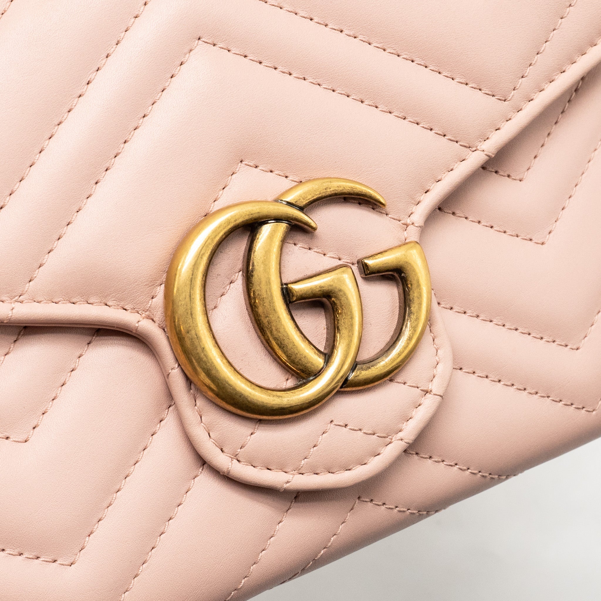 gucci-gg-marmont-wallet-on-chain-calfskin-pink-ghw