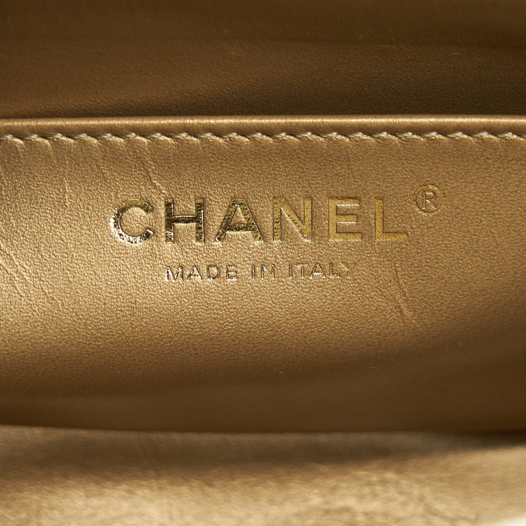 chanel-pearl-crush-mini-square-flap-bag-white-ghw