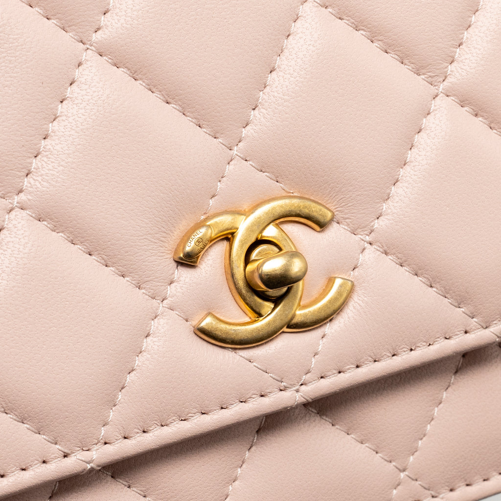 chanel-pearl-crush-wallet-on-chain-lambskin-light-pink-ghw-microchip-1