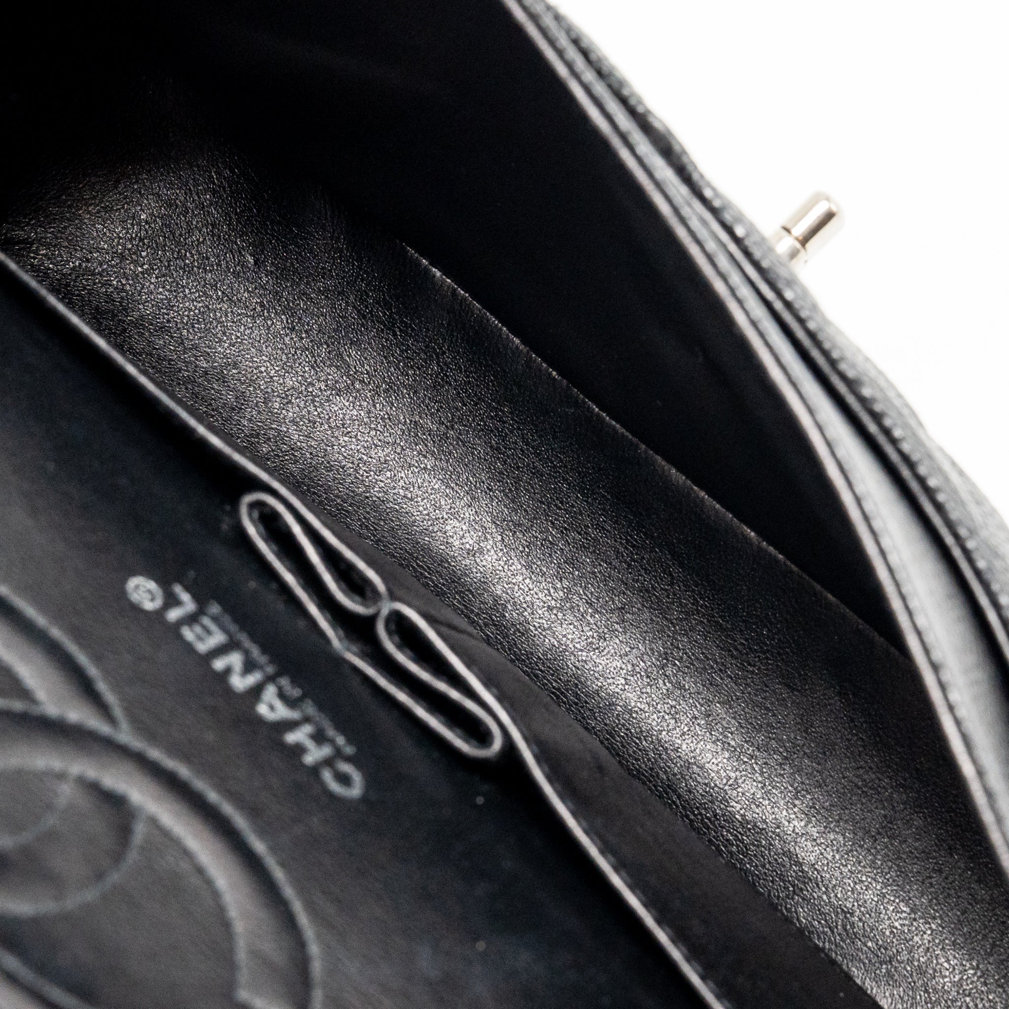 chanel-medium-classic-double-flap-bag-caviar-black-shw-9